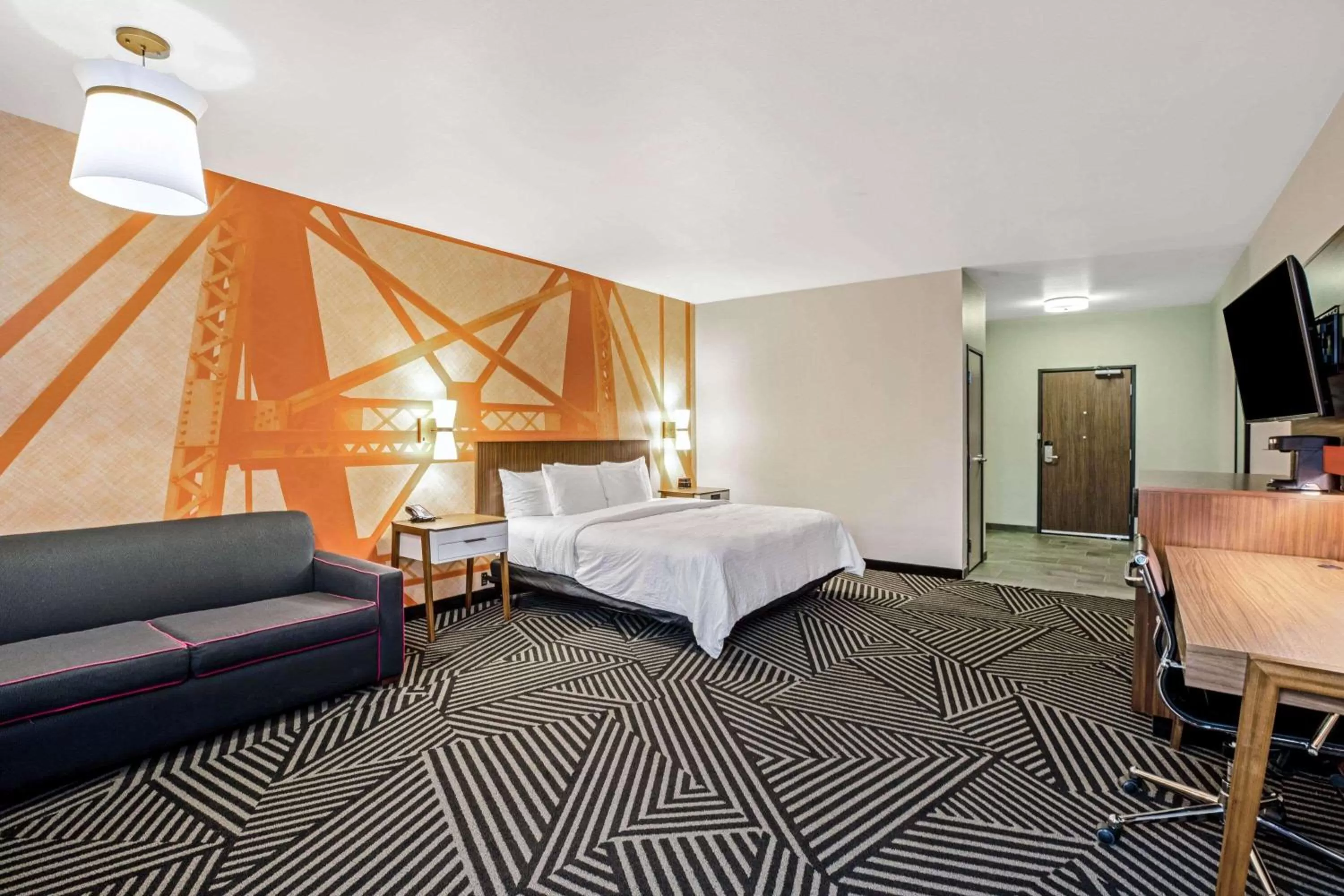 Photo of the whole room, Bed in La Quinta by Wyndham Waco Baylor Downtown