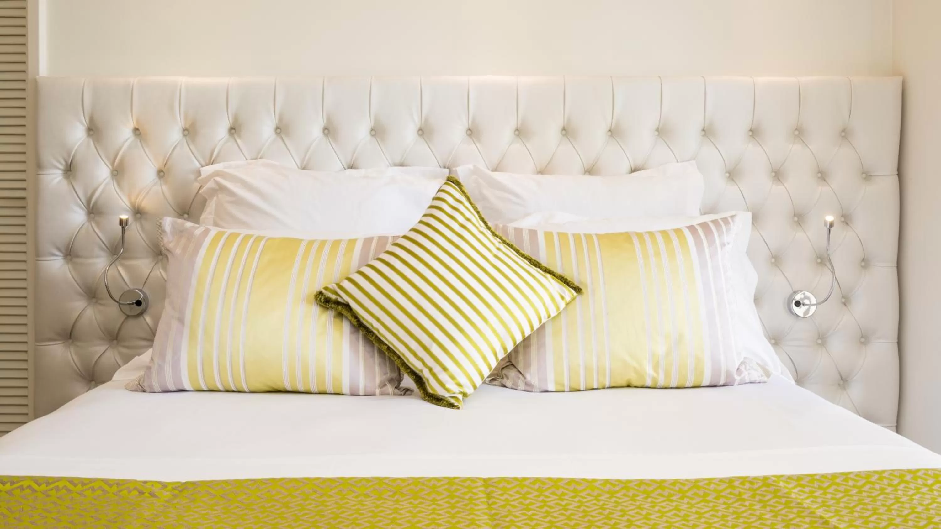 Other, Bed in Prestige Property - Da Costa