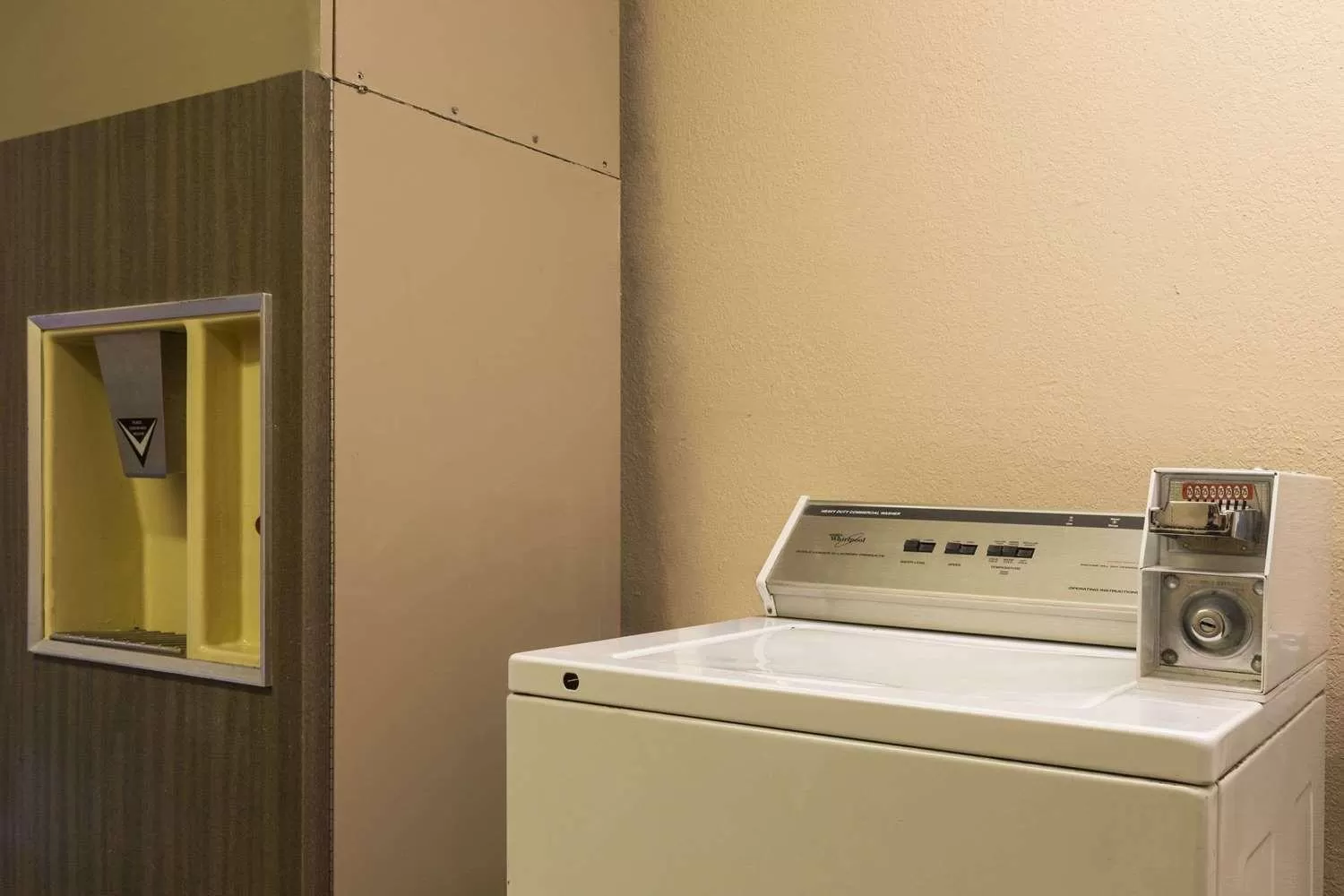 Area and facilities, Kitchen/Kitchenette in Super 8 by Wyndham Taylor/Detroit Area