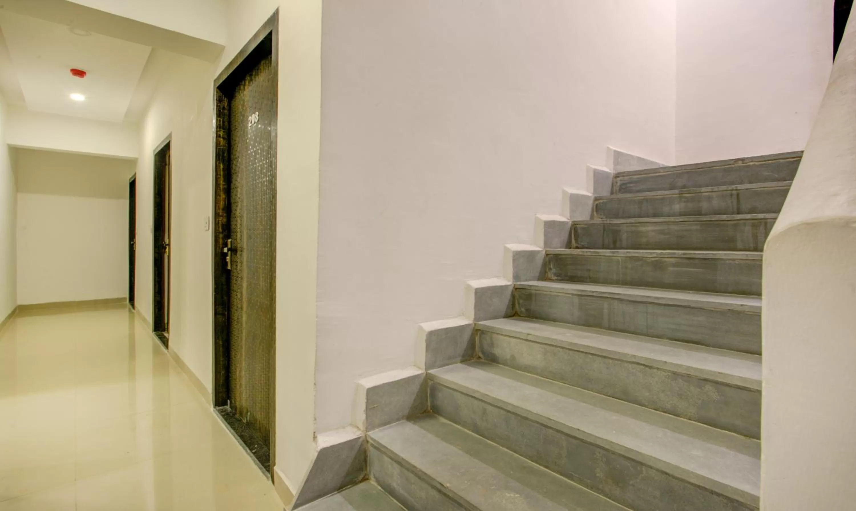 Lobby or reception in Treebo Kings Inn Vashi