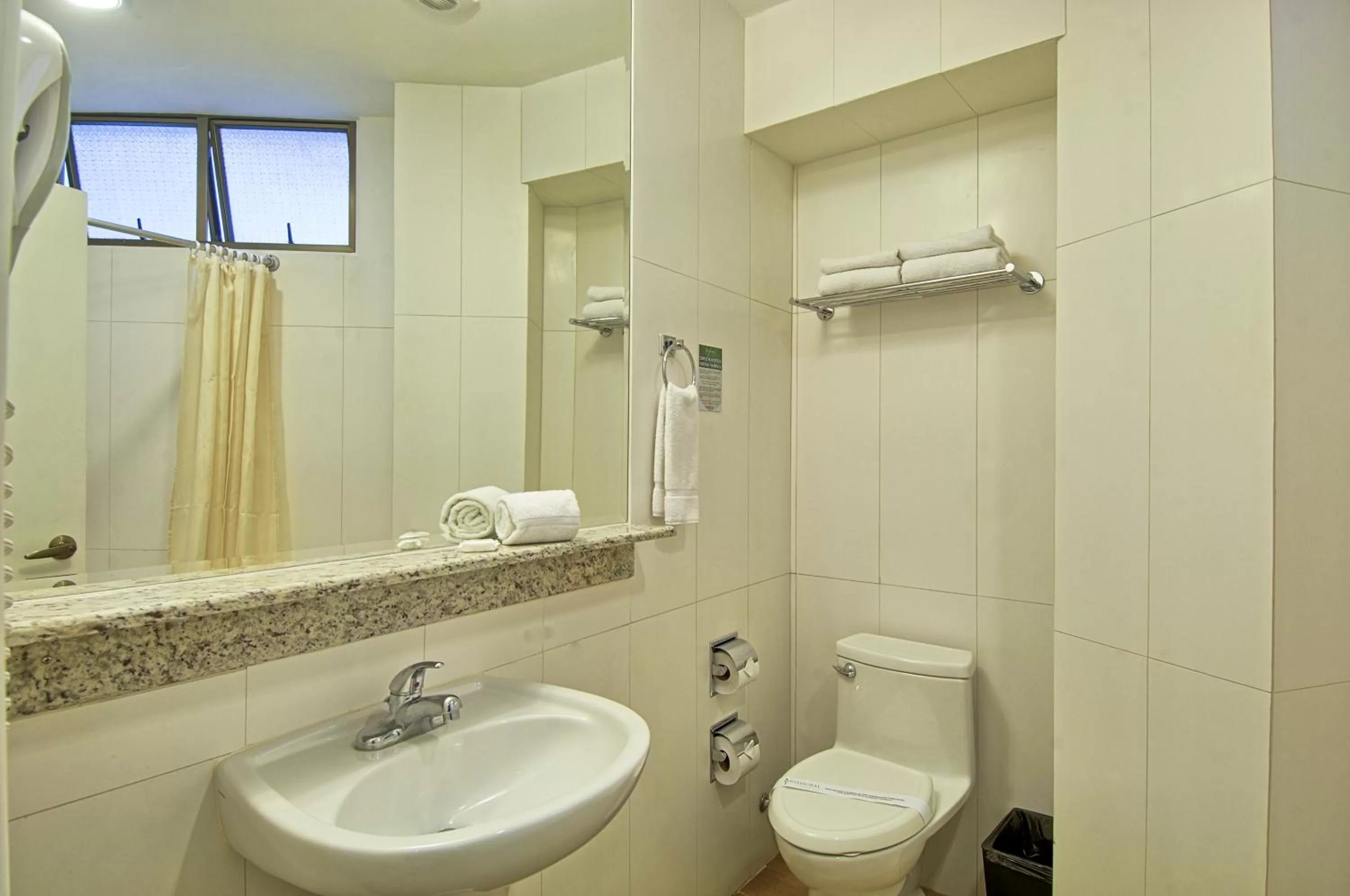 Bathroom in Balmoral Hotel San José CR, Historic District