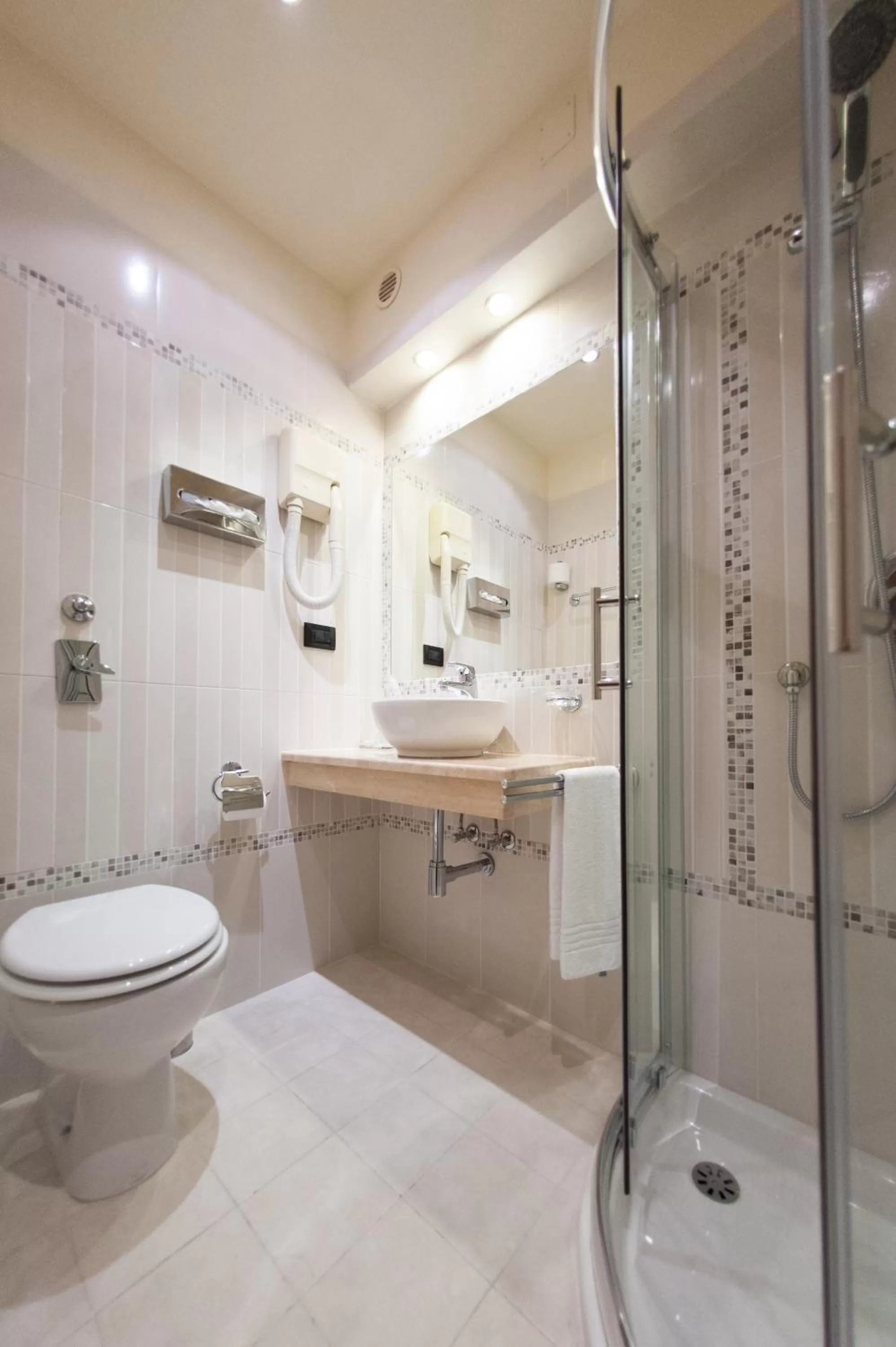 Bathroom in Hotel Flora