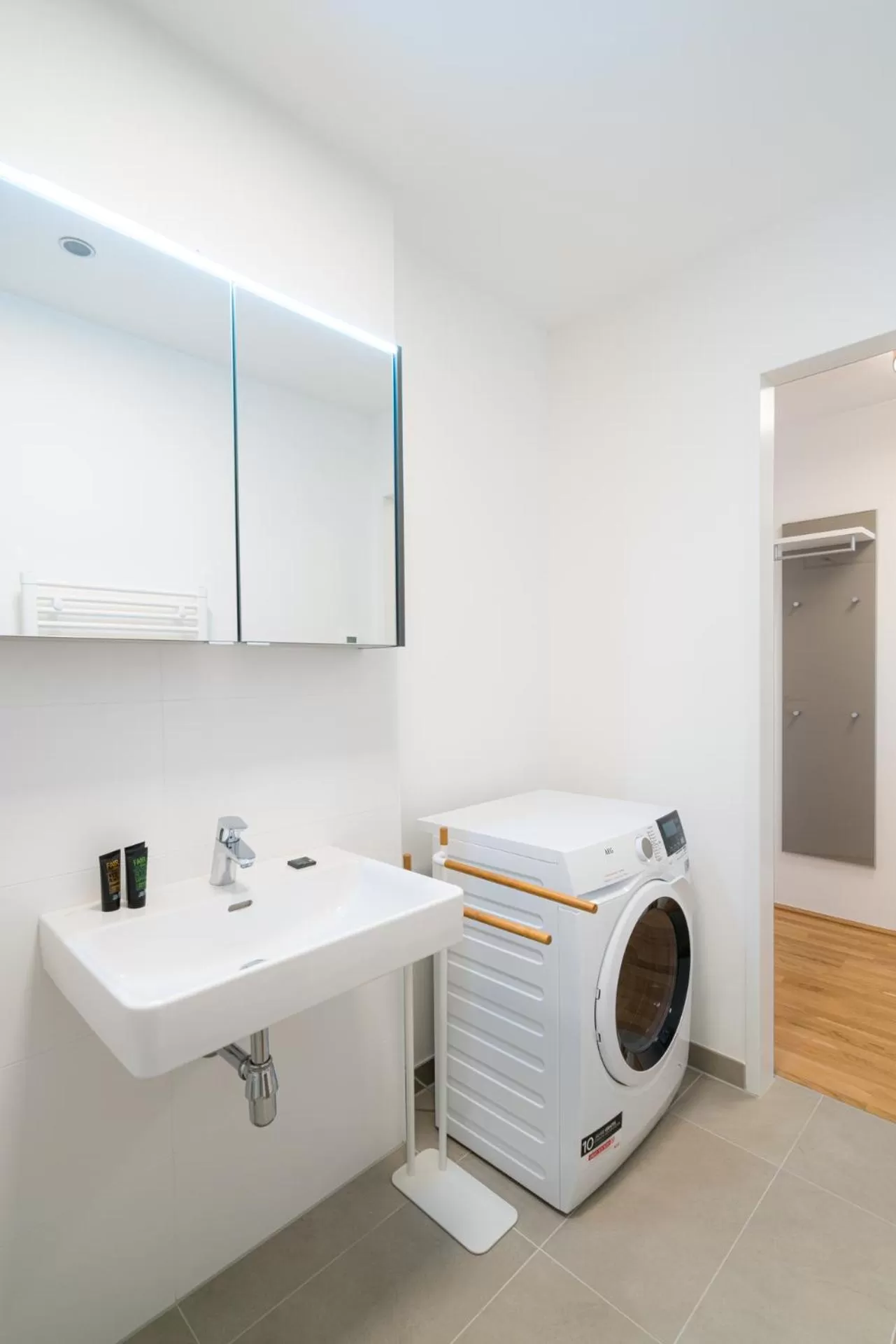 Vienna Residence, Marina Tower - Danube