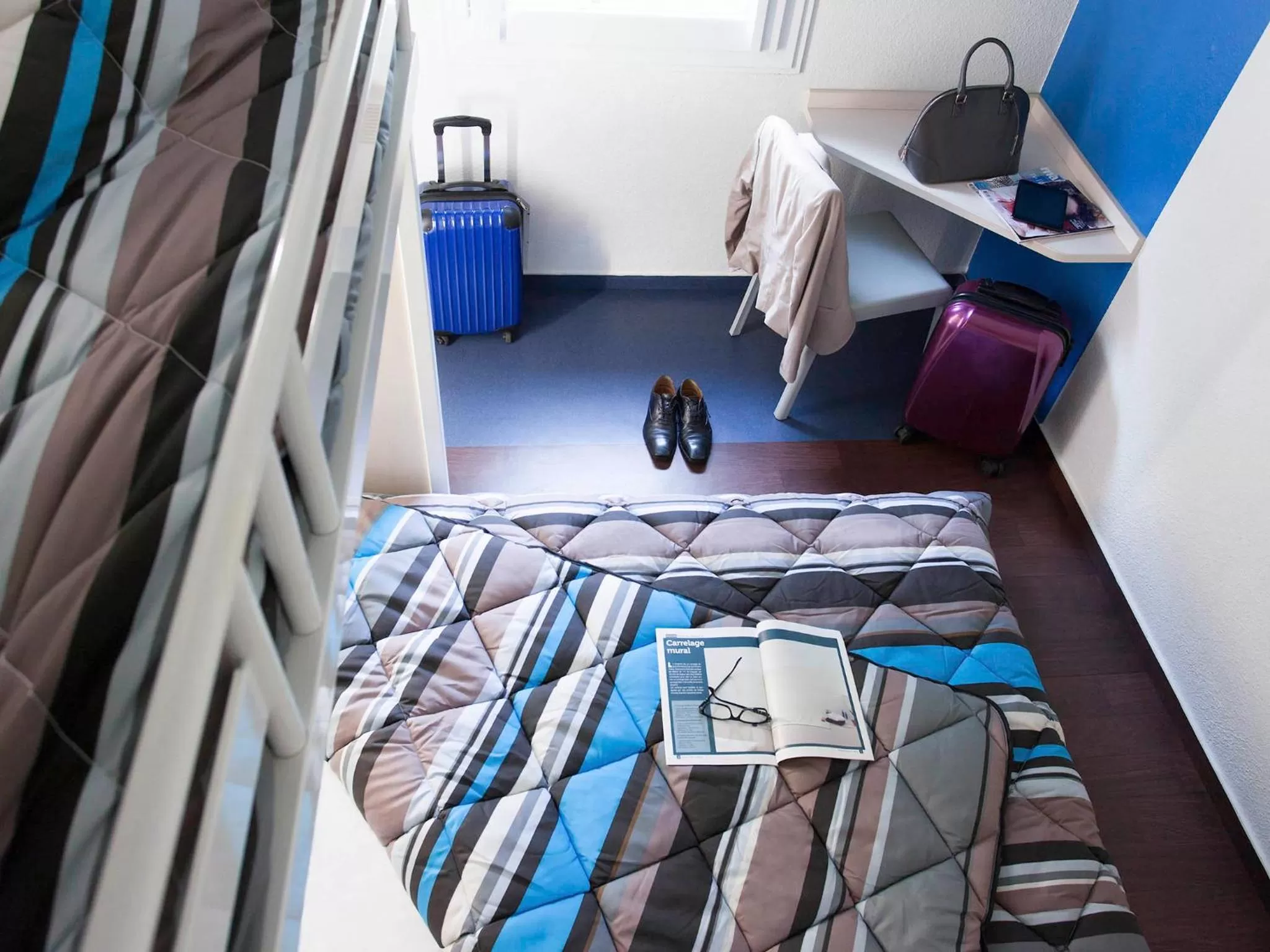 Bed in Unisotel Sens Nord EX F1