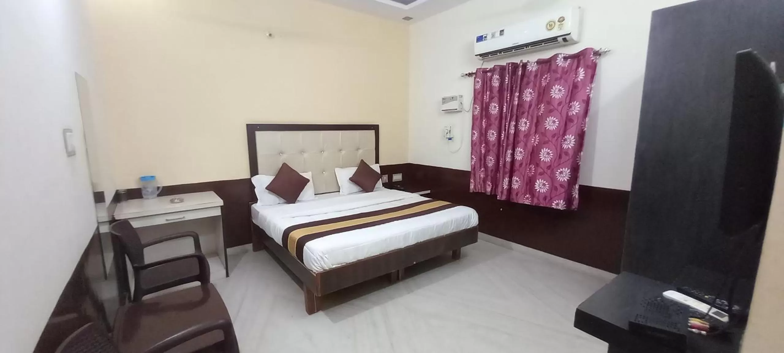 Bed in Sanjog Resort