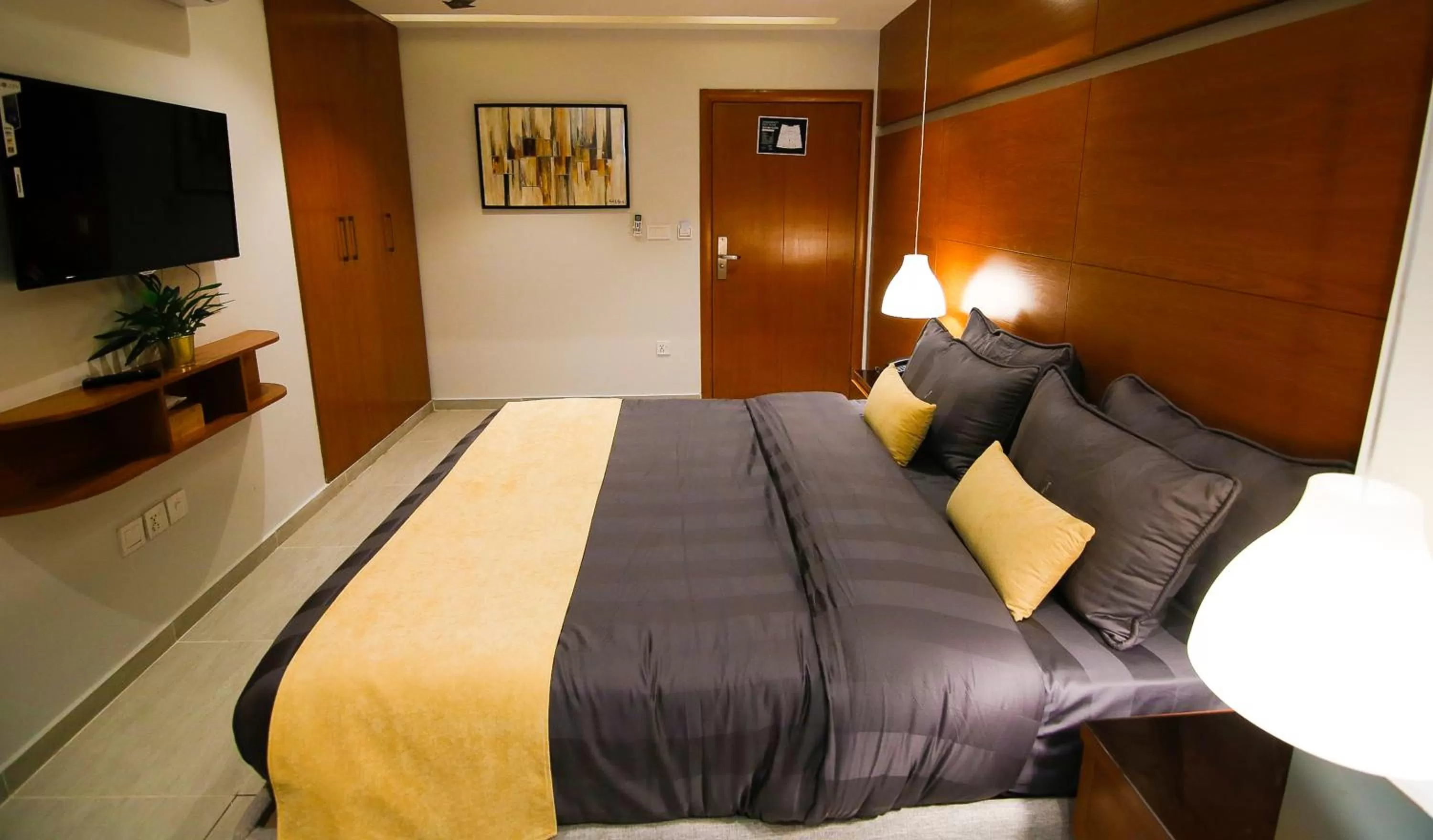 Bedroom, Bed in Space Express