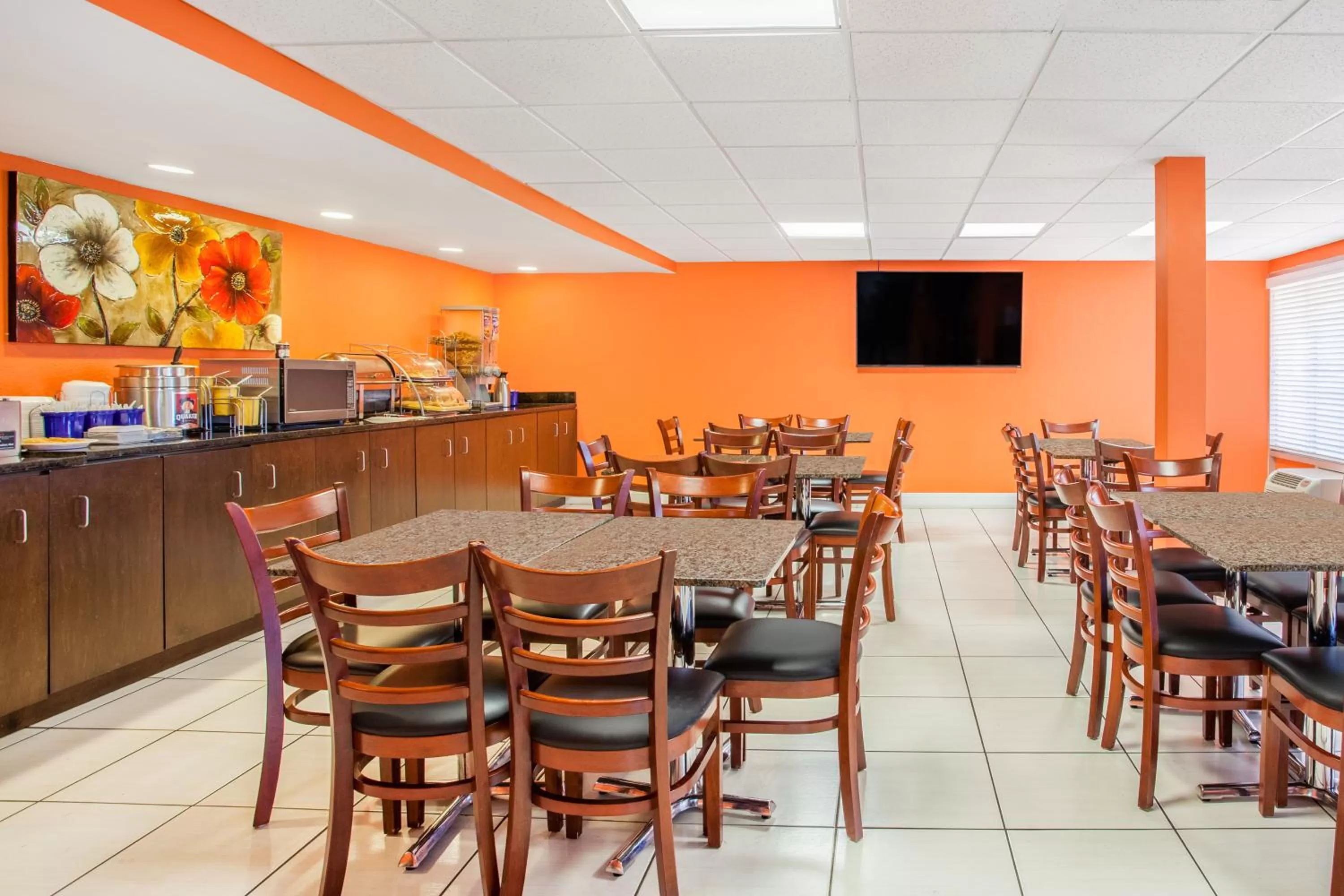 Restaurant/places to eat in Days Inn by Wyndham Brooksville