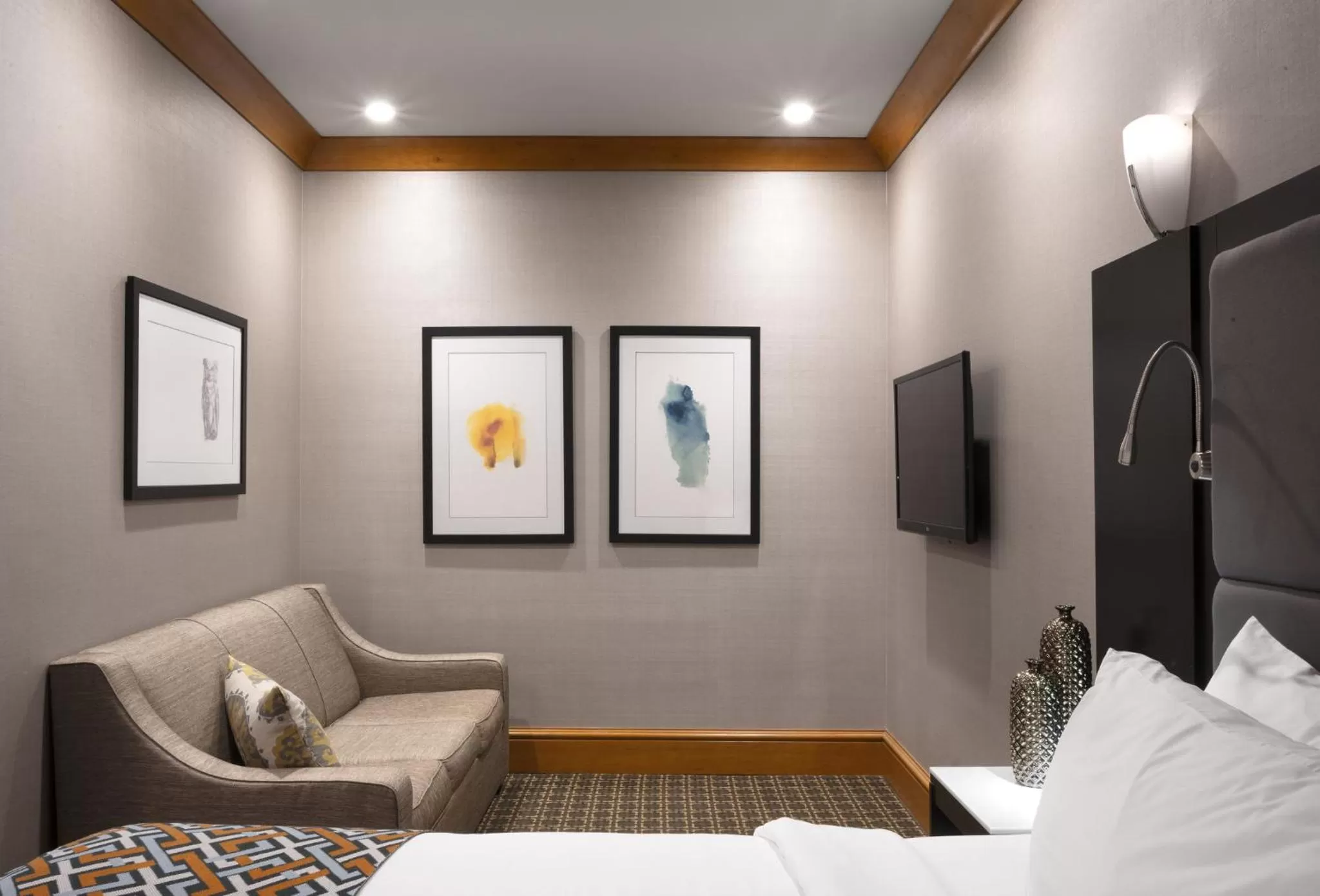 Photo of the whole room in voco The Tiger Hotel, Columbia, MO by IHG