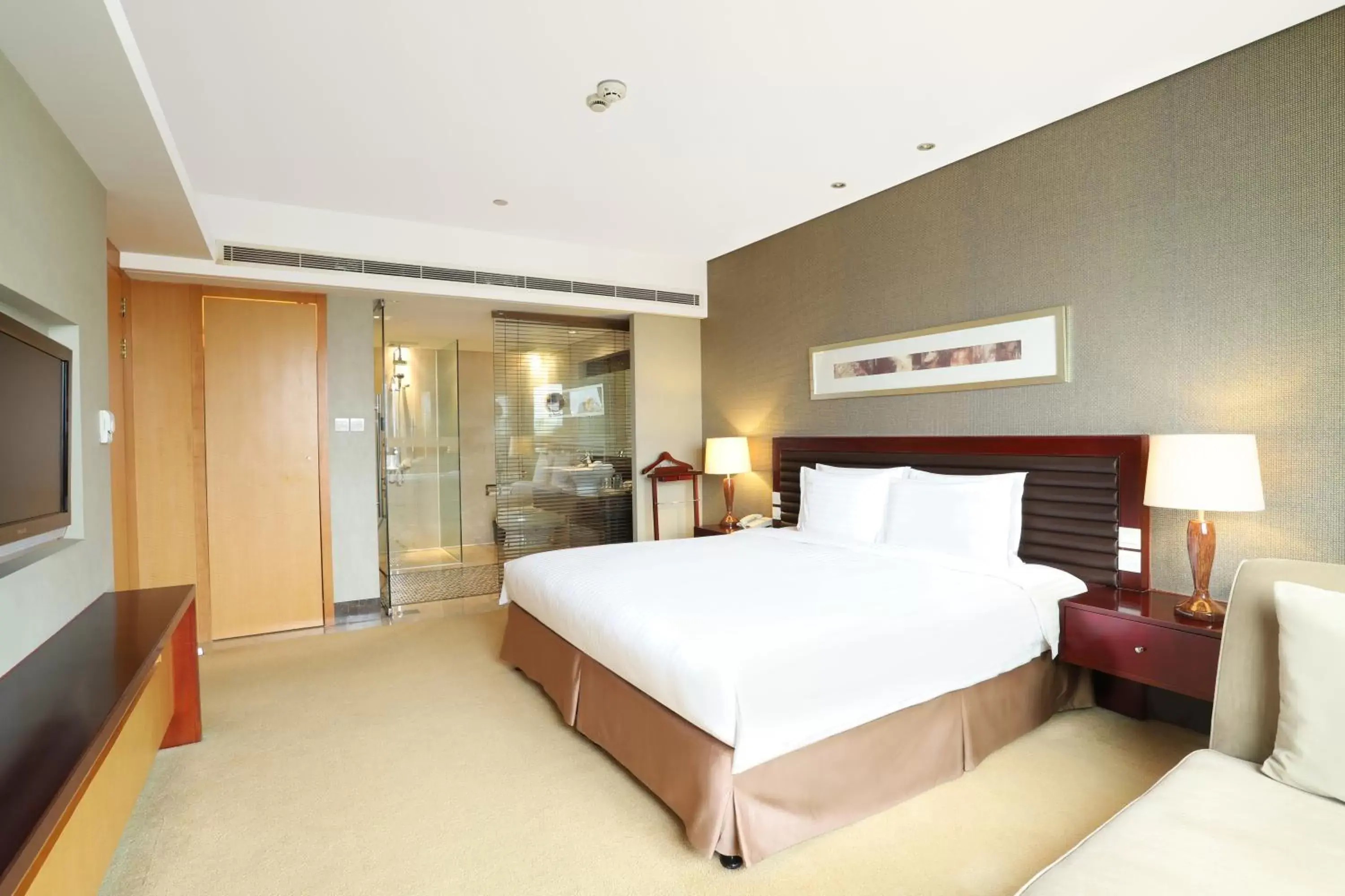 1 King Bed 1 Bedroom Suite in Holiday Inn Shanghai Pudong Nanpu, an IHG Hotel 1 King Bed 1 Bedroom Suite in Holiday Inn Shanghai Pudong Nanpu, an IHG Hotel