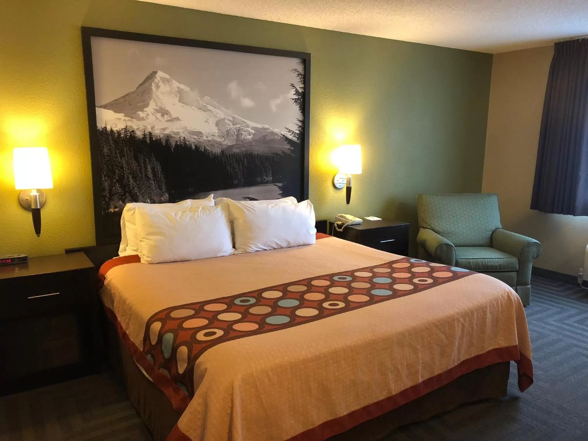 Bedroom, Bed in Super 8 by Wyndham LaGrande