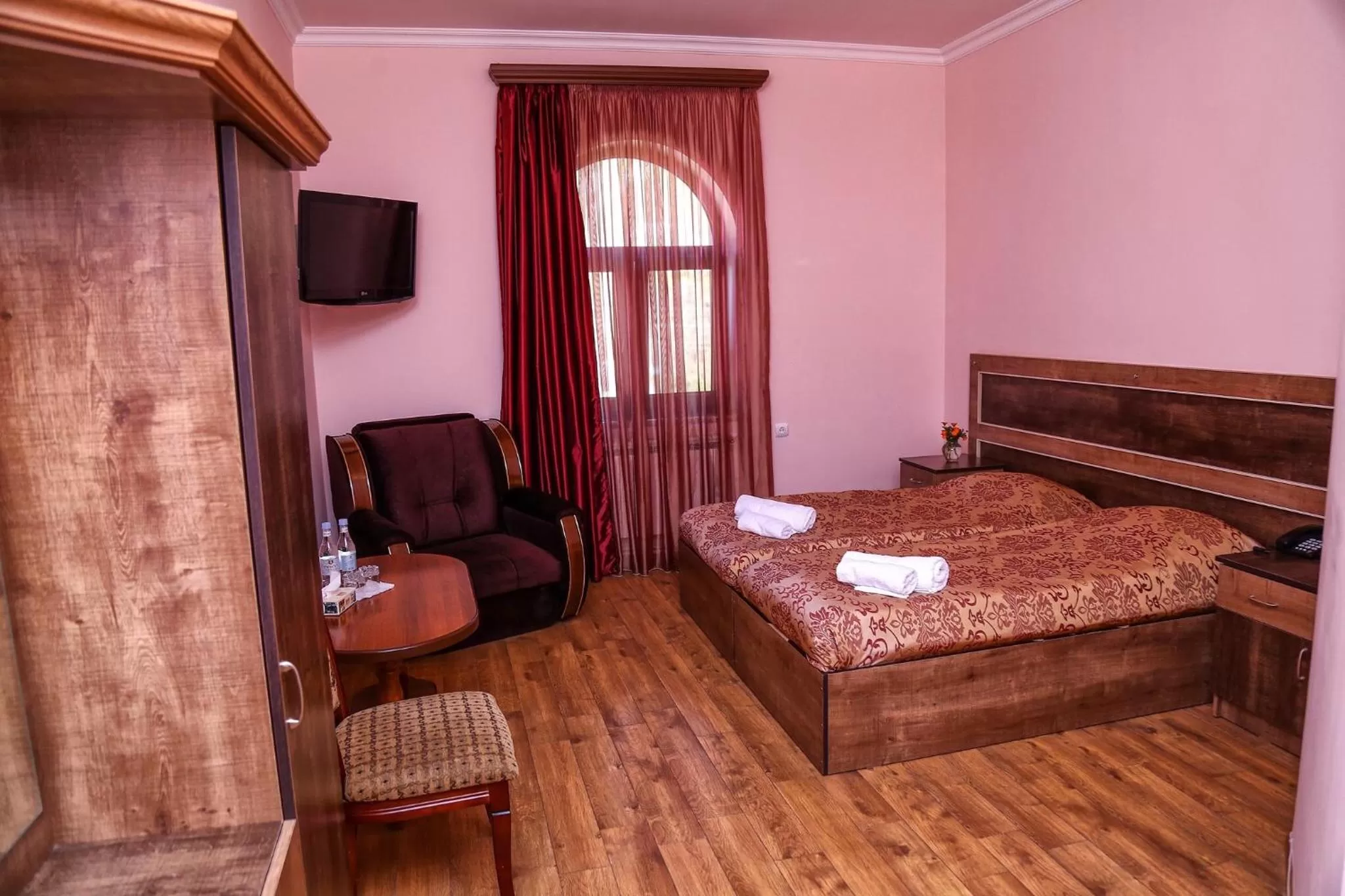 Photo of the whole room in Lara Hotel