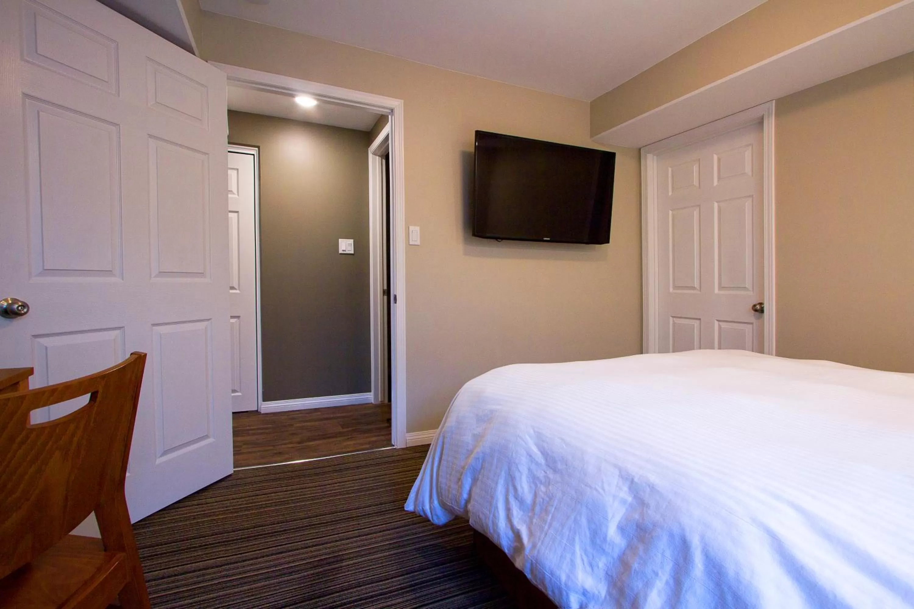 Bedroom, Bed in Howey Bay Motel