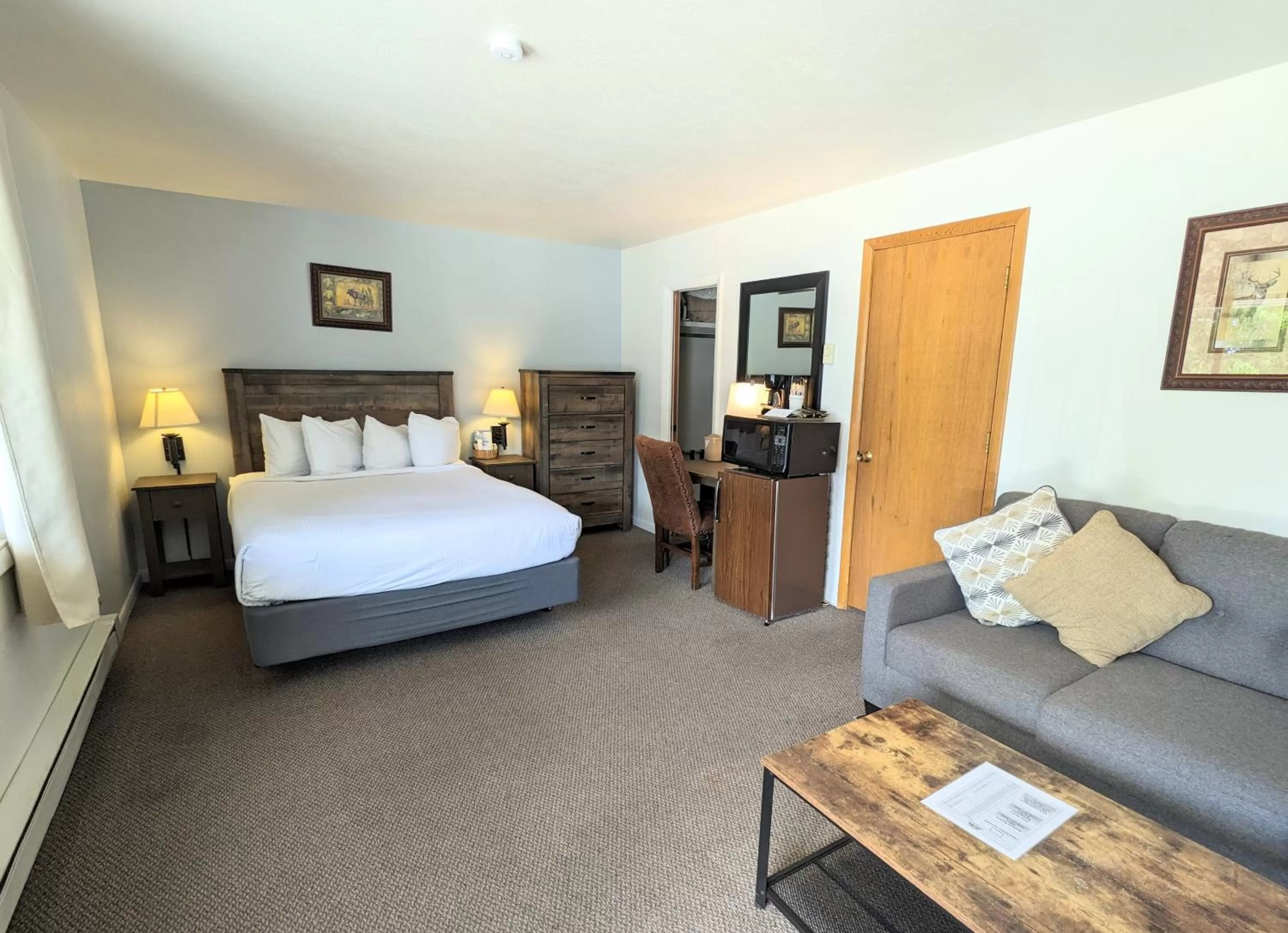 Bedroom in Western Riviera Lakeside Lodging