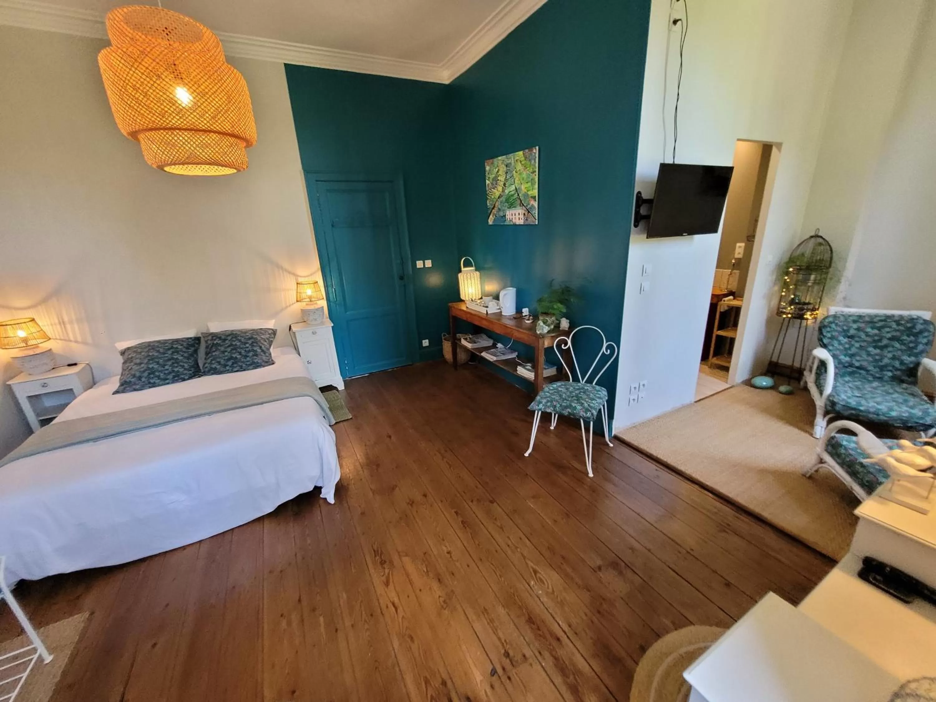 Bed in Madeleine Bergerac