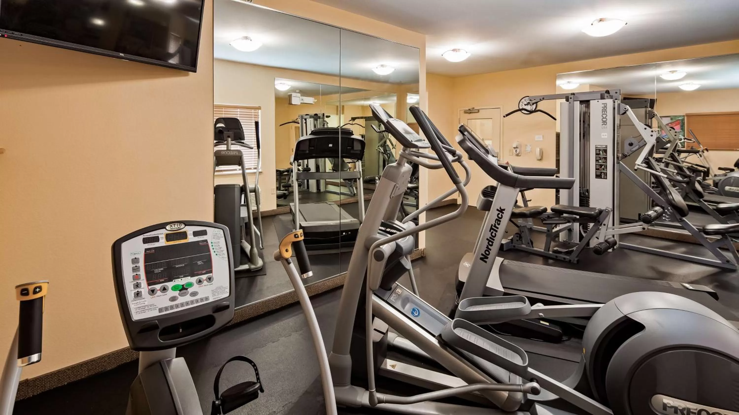 Fitness centre/facilities in Best Western Plus Wausau-Rothschild Hotel