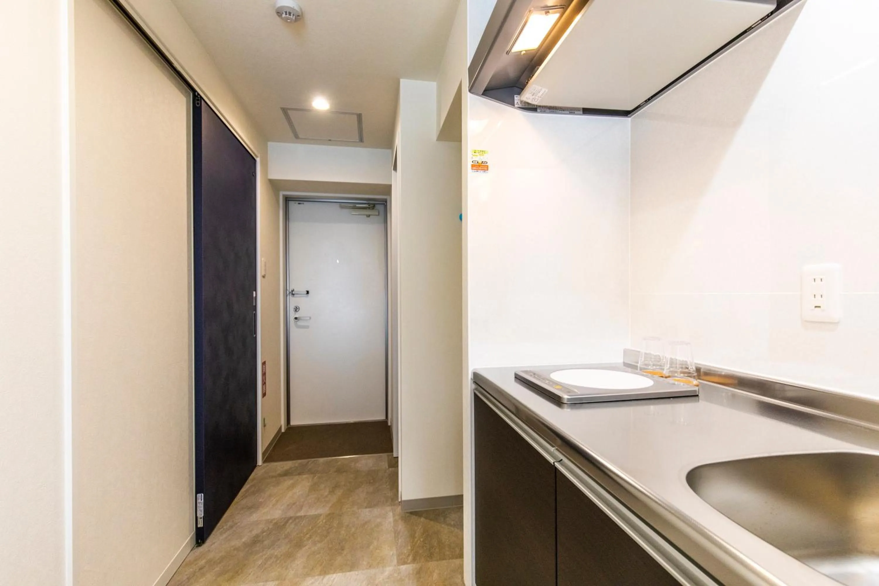 Kitchen or kitchenette, Kitchen/Kitchenette in MrKINJO in Nicas Makishi