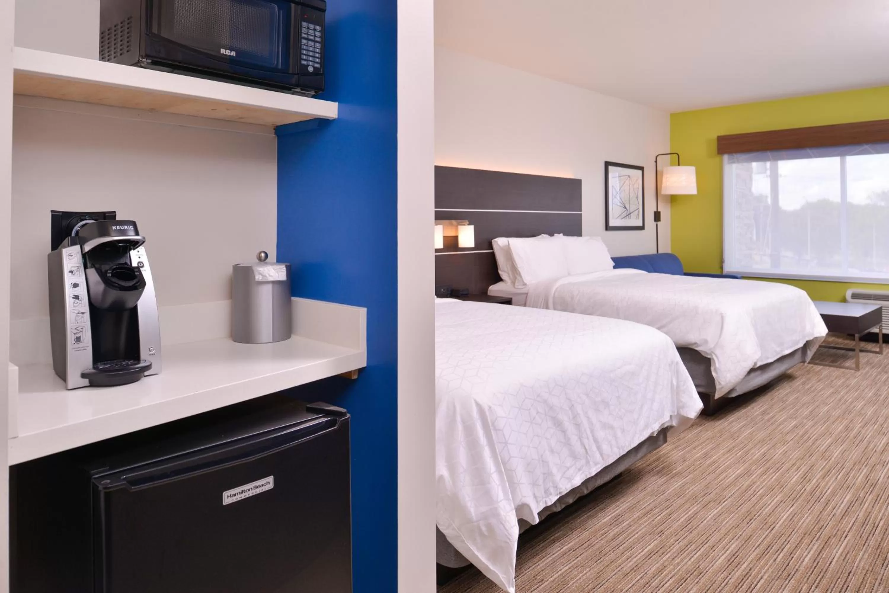 Photo of the whole room, Bed in Holiday Inn Express & Suites - Mall of America - MSP Airport by IHG
