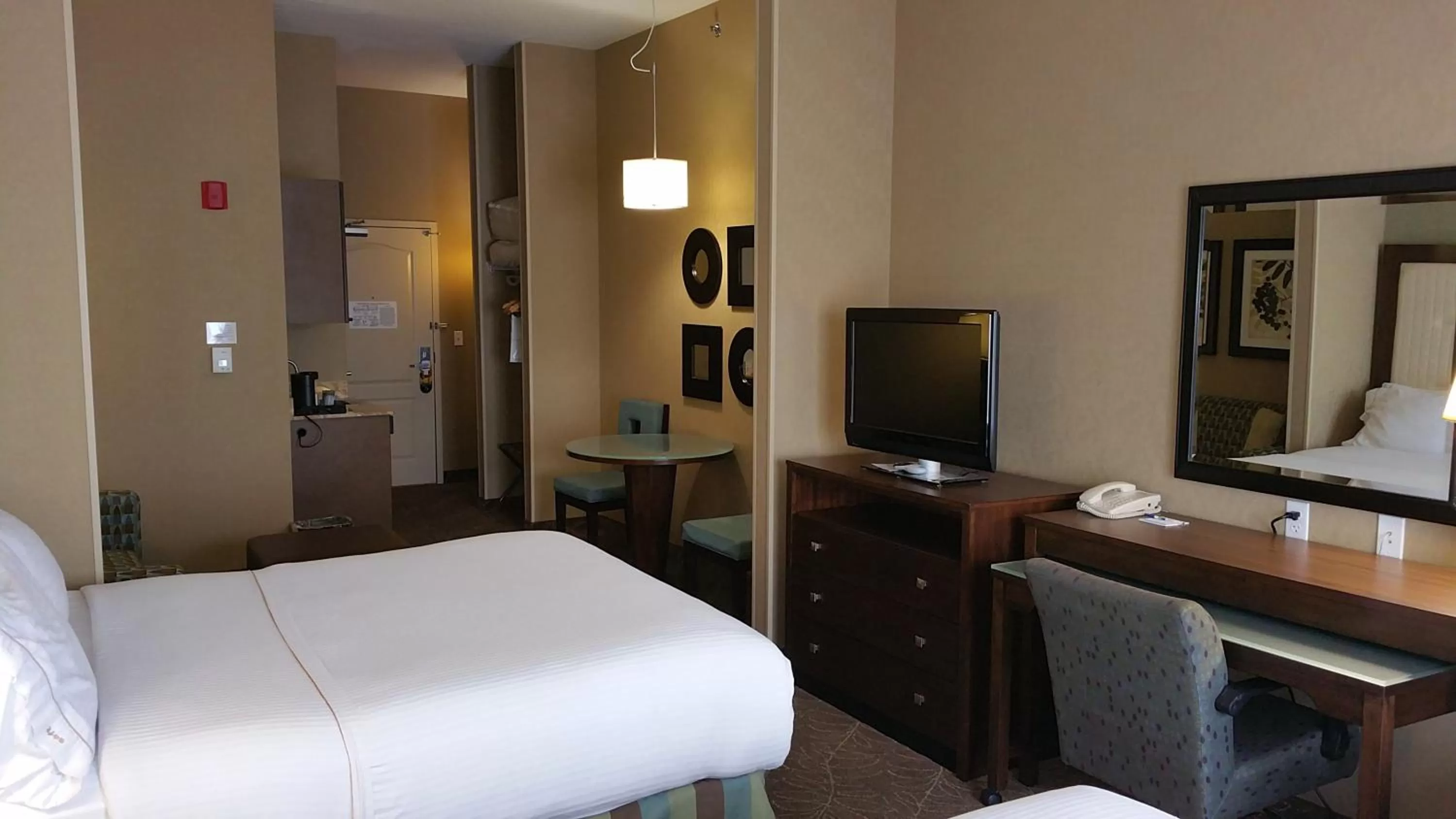 Photo of the whole room, Bed in Holiday Inn Express & Suites Logan by IHG
