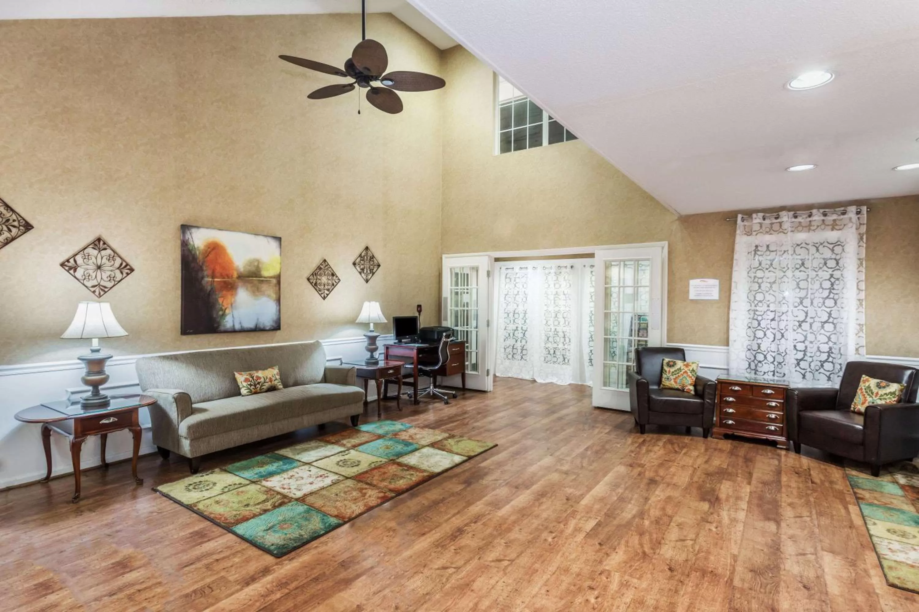 Lobby or reception, Seating Area in Baymont by Wyndham Valdosta at Valdosta Mall