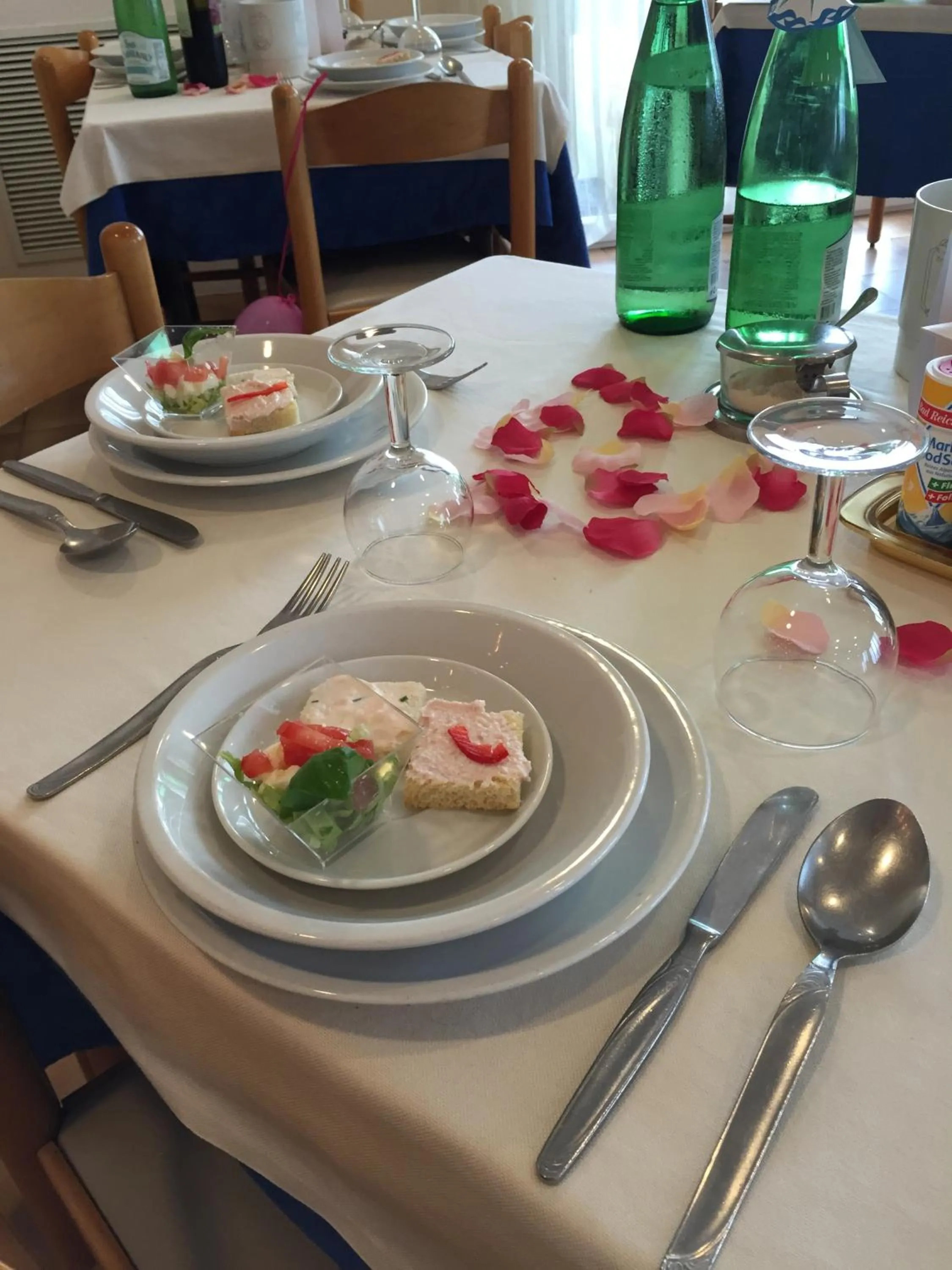 Restaurant/places to eat in Hotel Cosmopolita