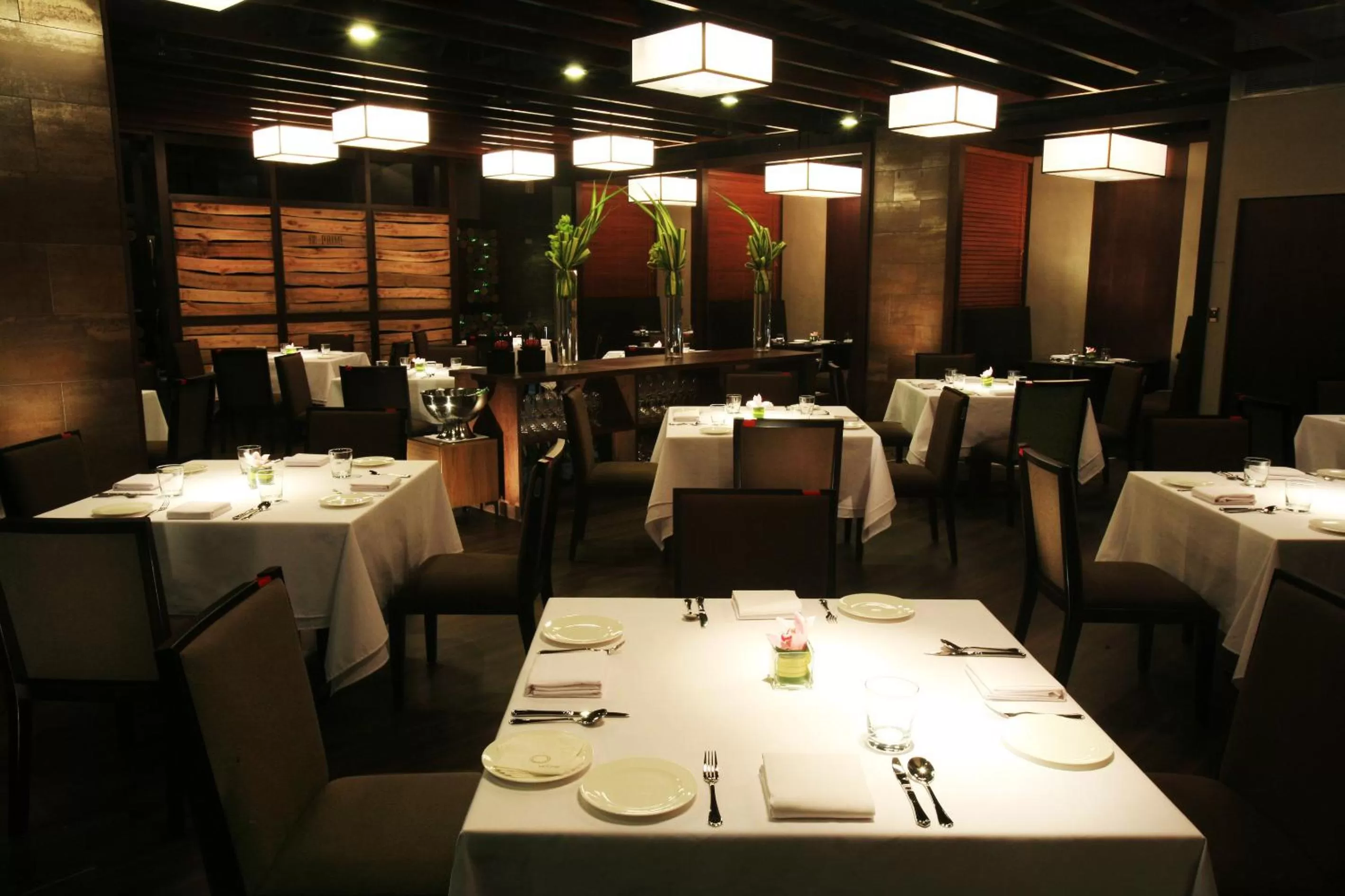 Restaurant/places to eat in Grand Victoria Hotel