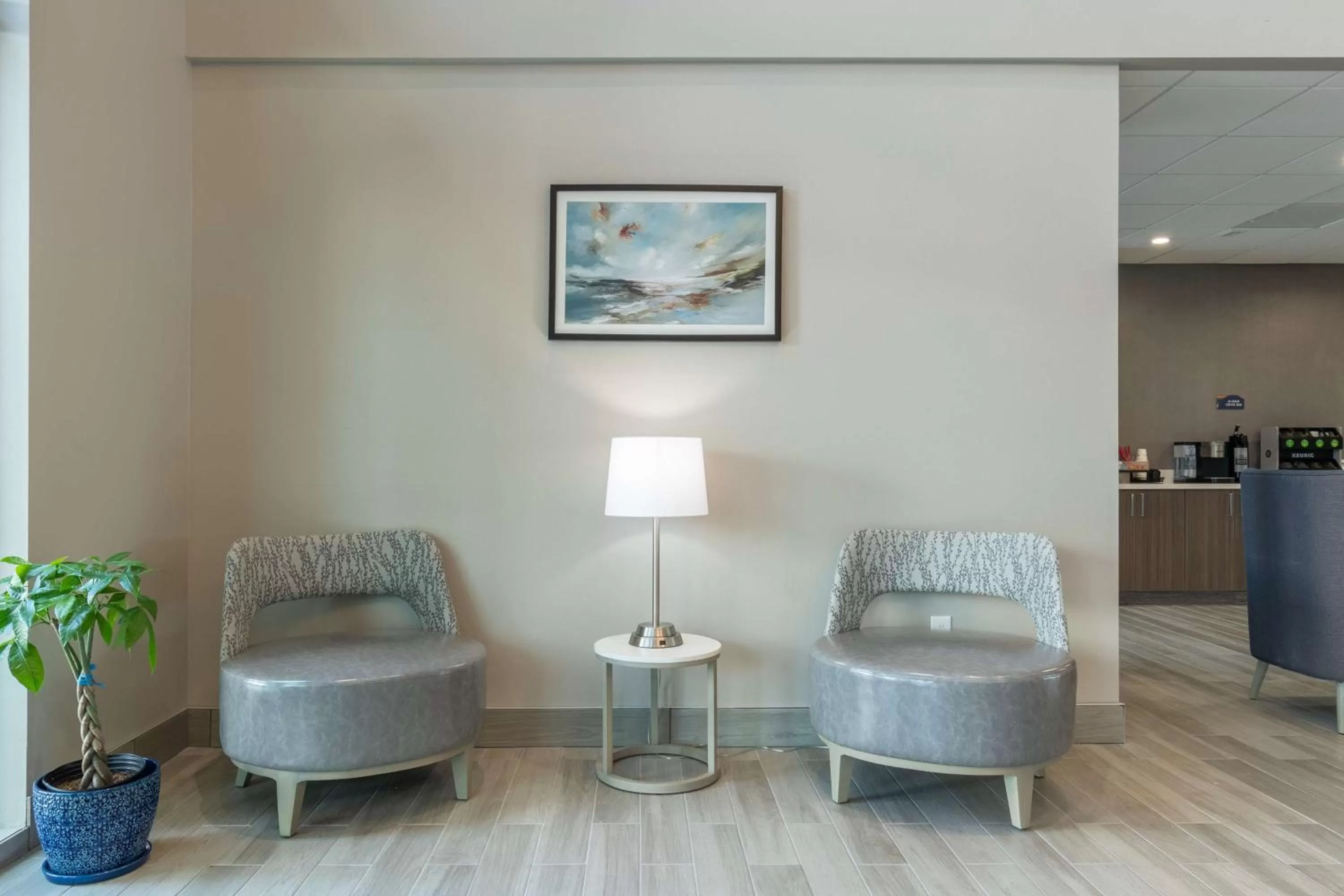 Lobby or reception in Best Western Plus Tacoma Hotel