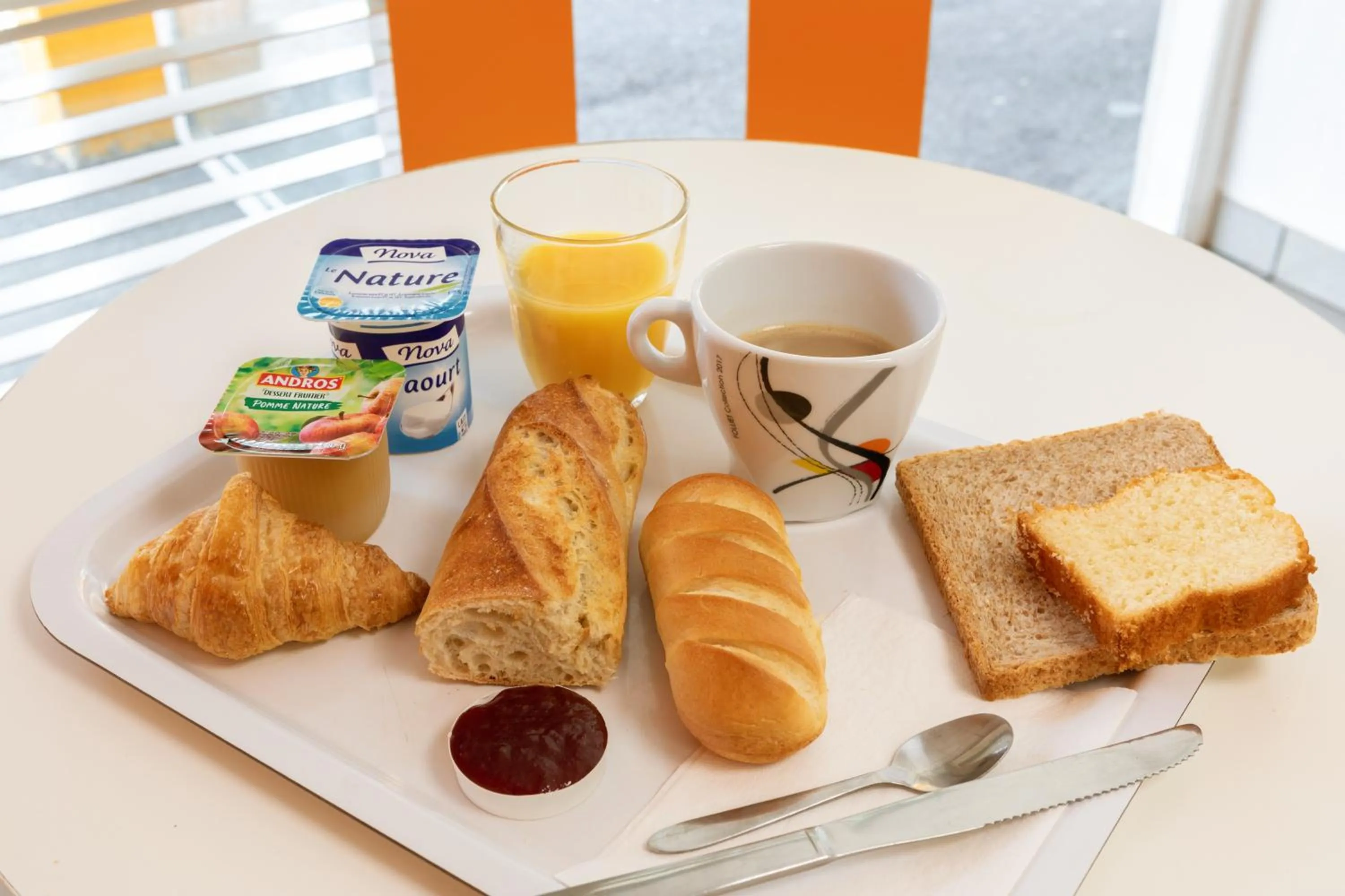 Breakfast in Première Classe Châlons-en-Champagne