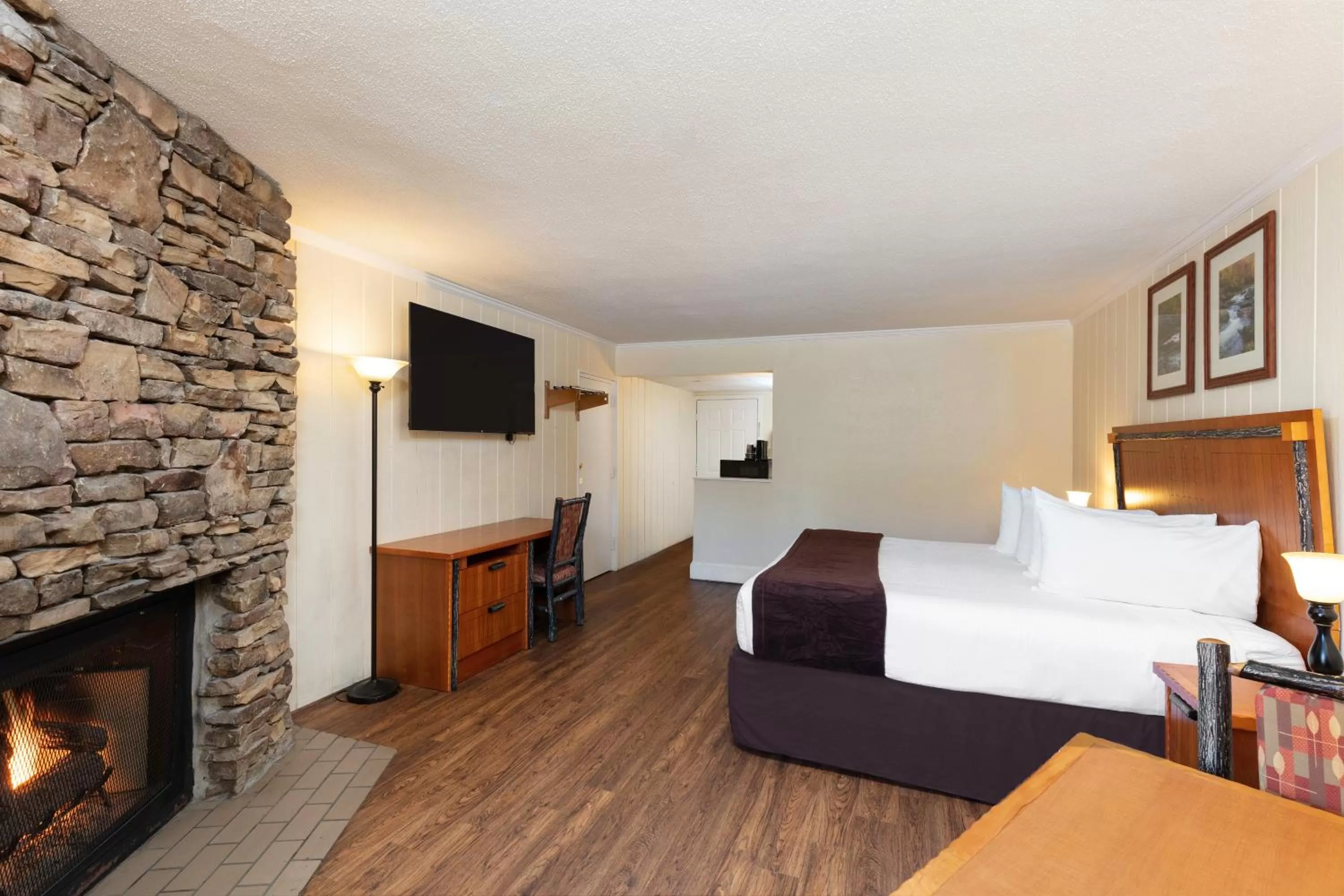 Bed in River Terrace Resort & Convention Center