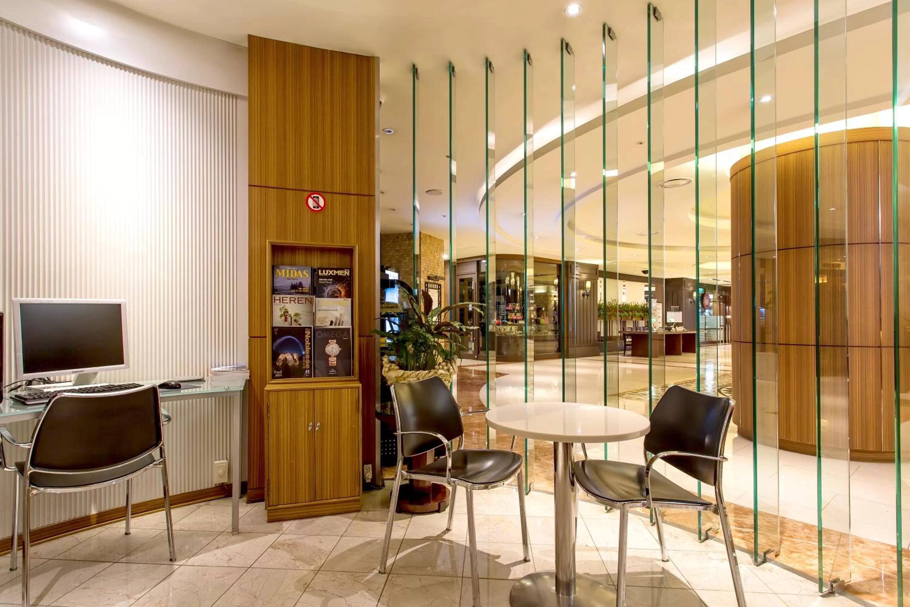 Business facilities in Pacific Hotel