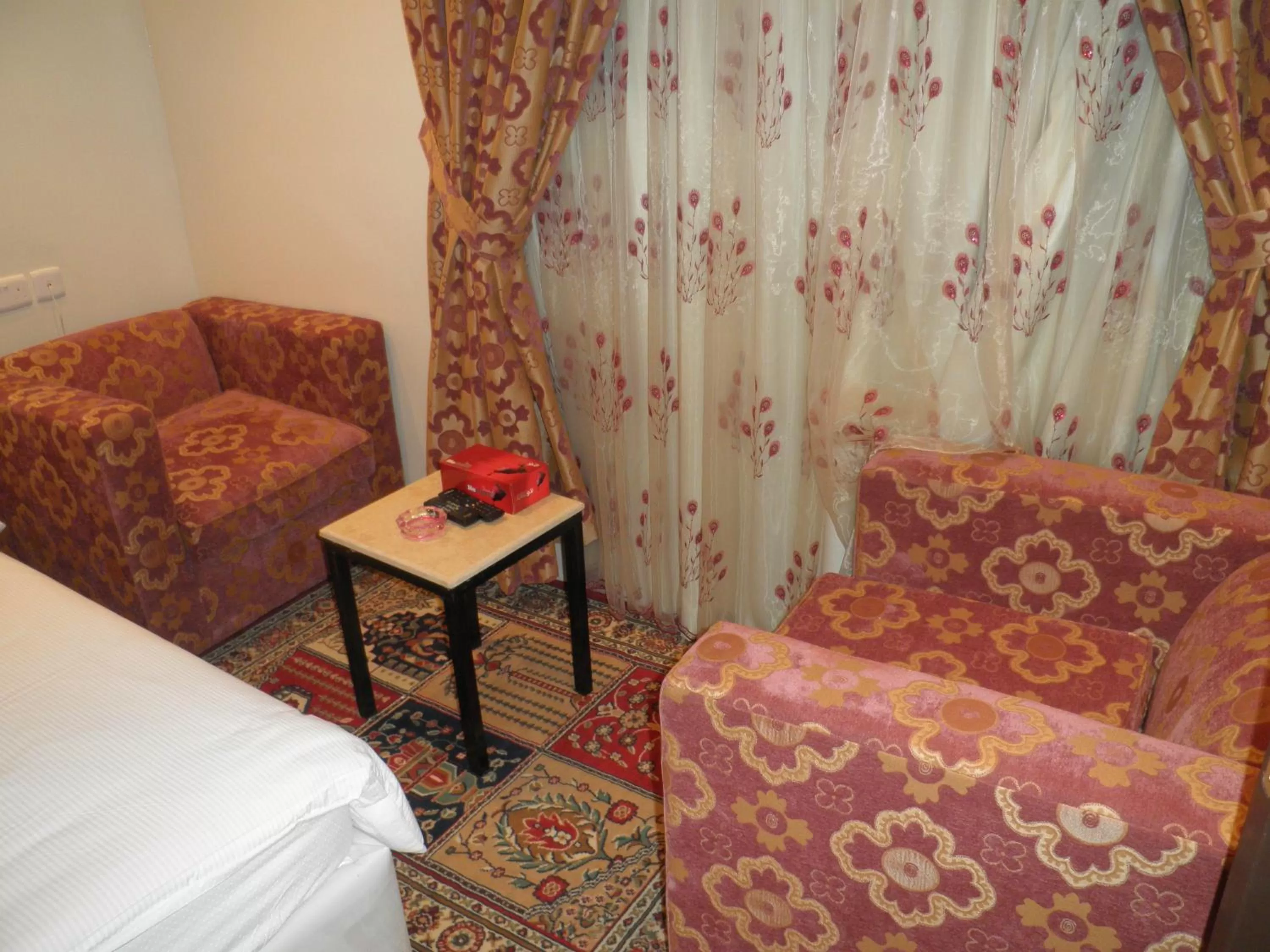 Seating area in Marina Royal Hotel Suites