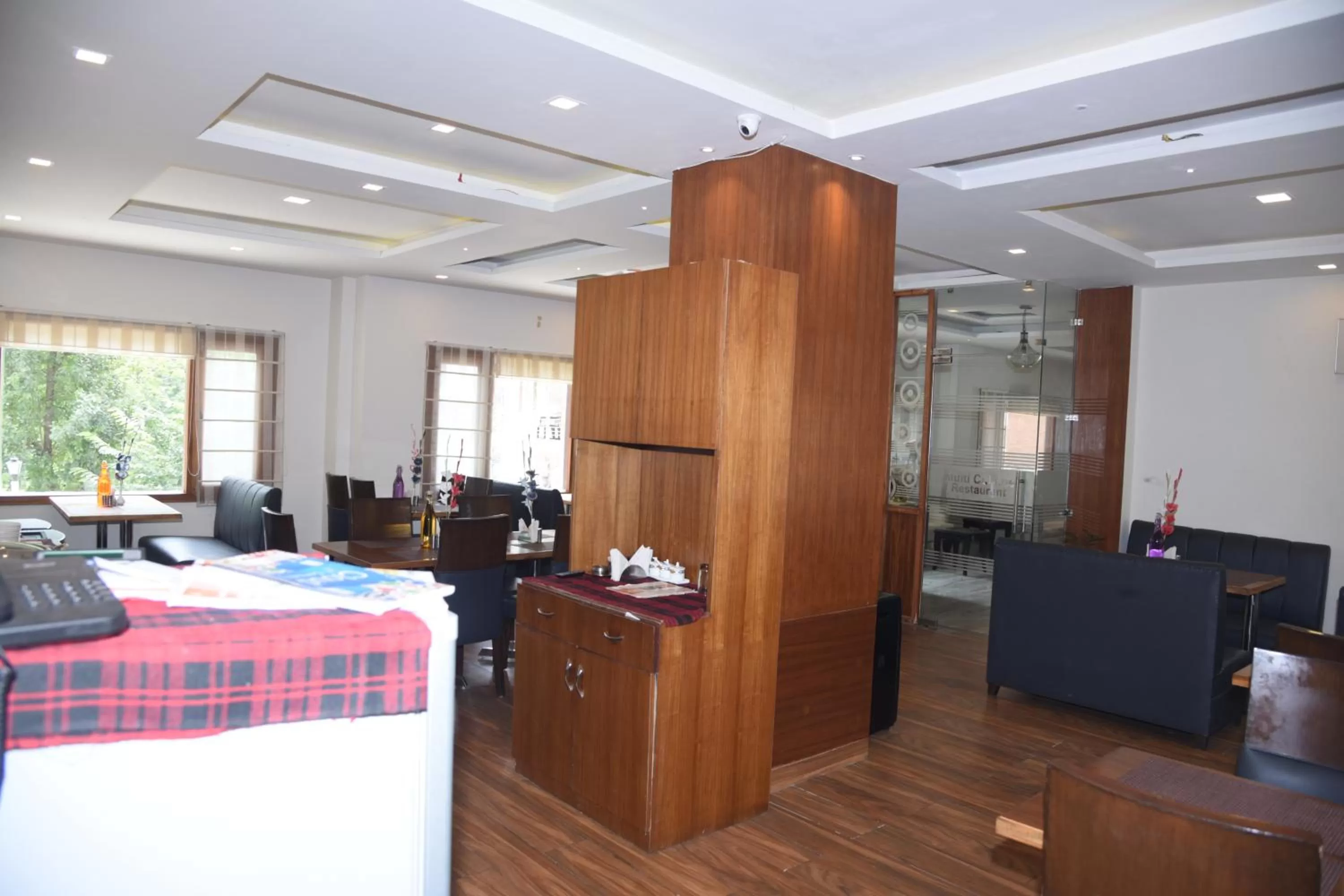 Restaurant/places to eat in Hotel Ambika Resort Manali