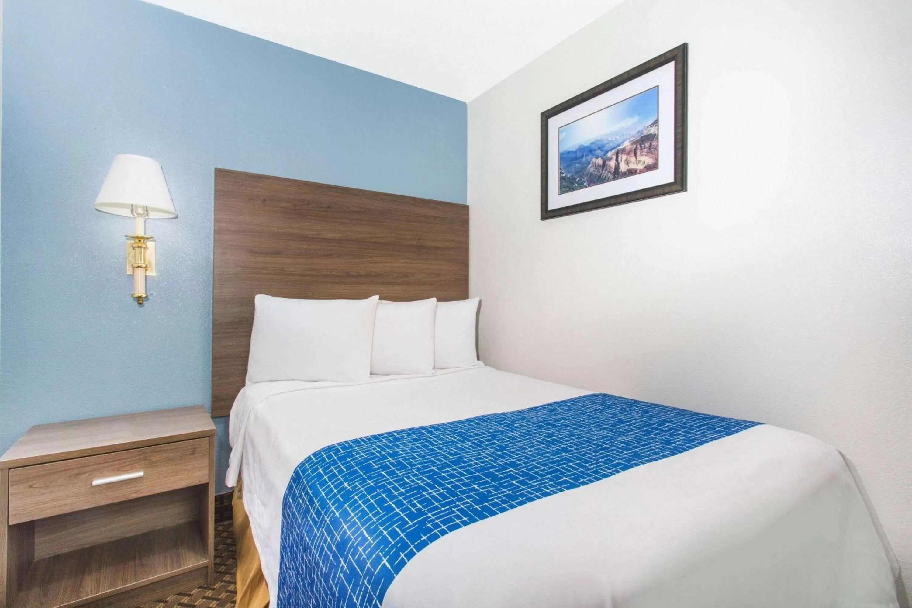 Suite with Queen and Double Bed - Non-Smoking in Travelodge by Wyndham Williams Grand Canyon
