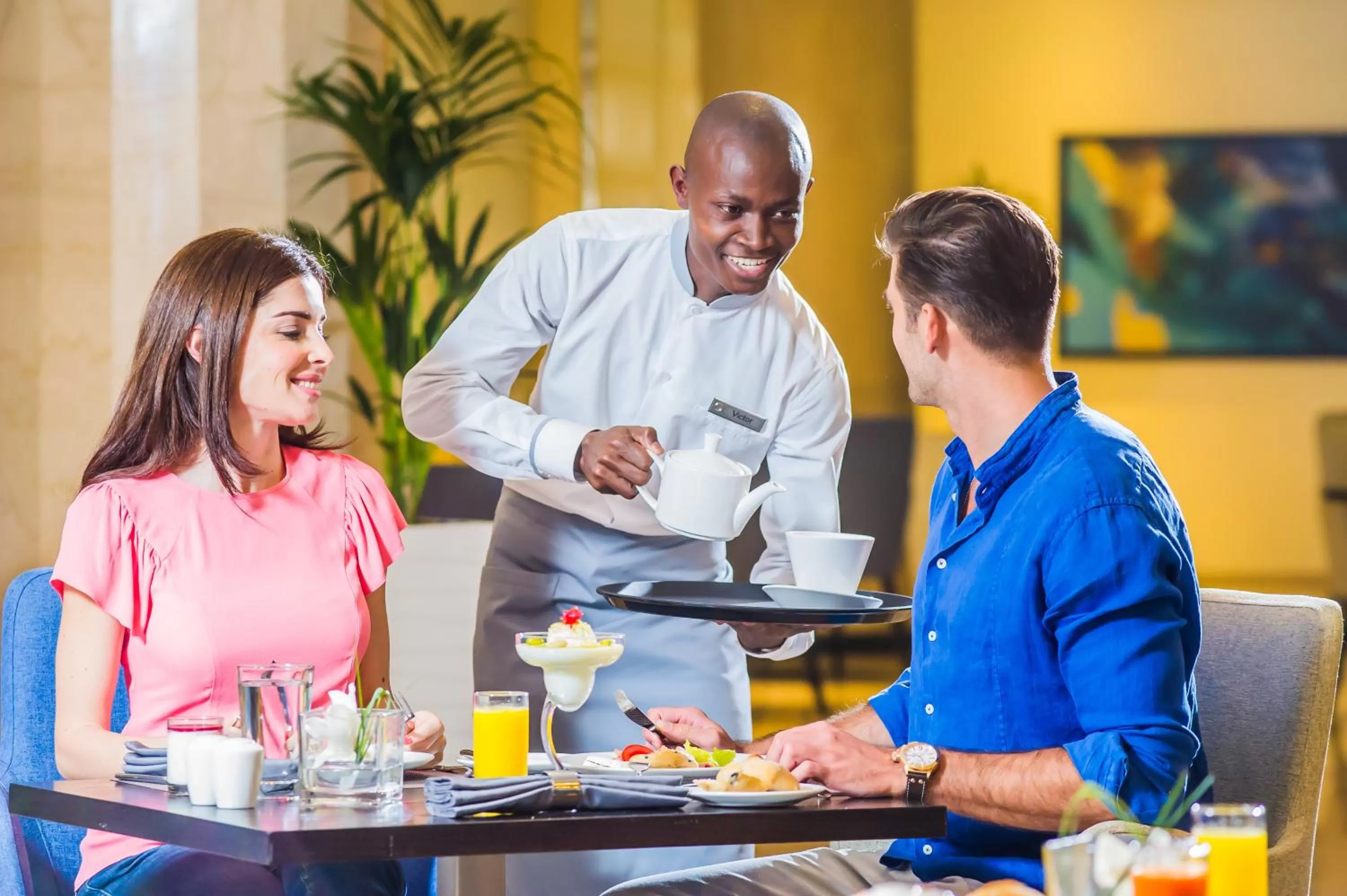 Restaurant/places to eat in Somewhere Hotel Apartment