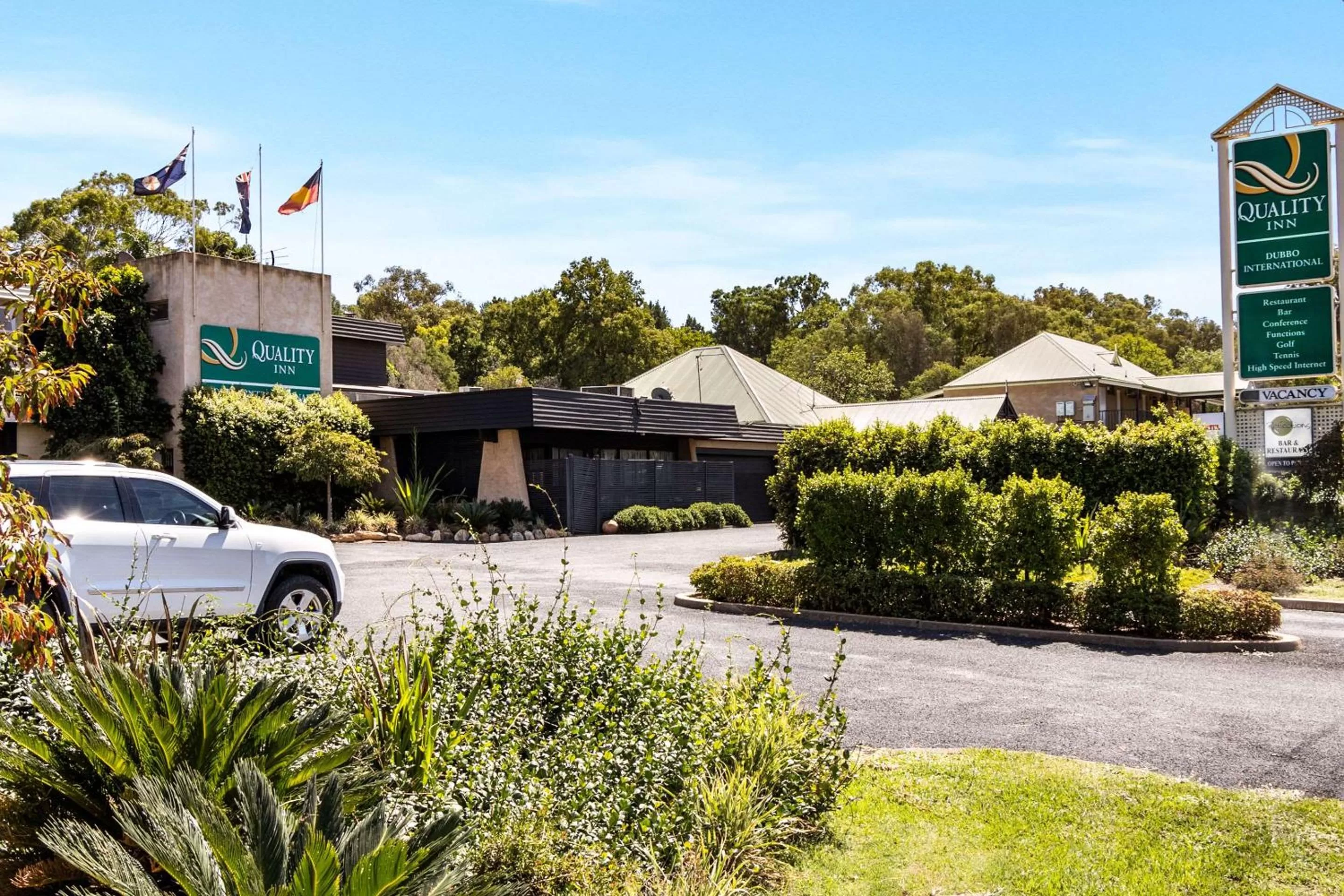 Property building in Quality Inn Dubbo International