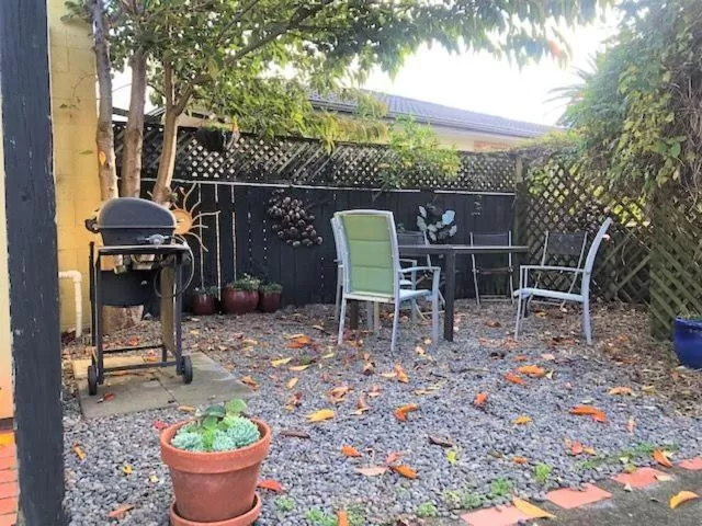 BBQ facilities in Parkside Motel and Apartments