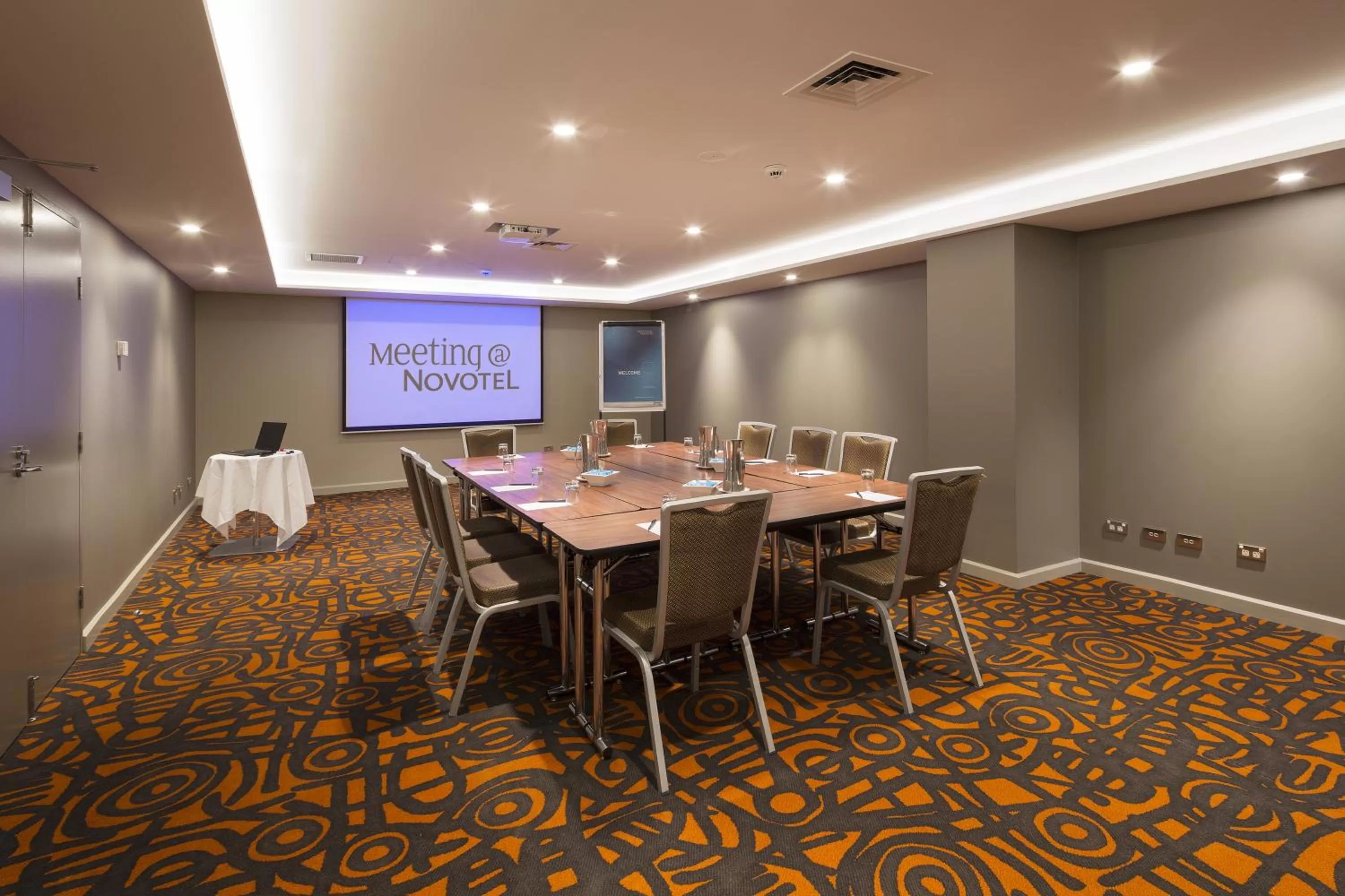 Meeting/conference room in Novotel Canberra