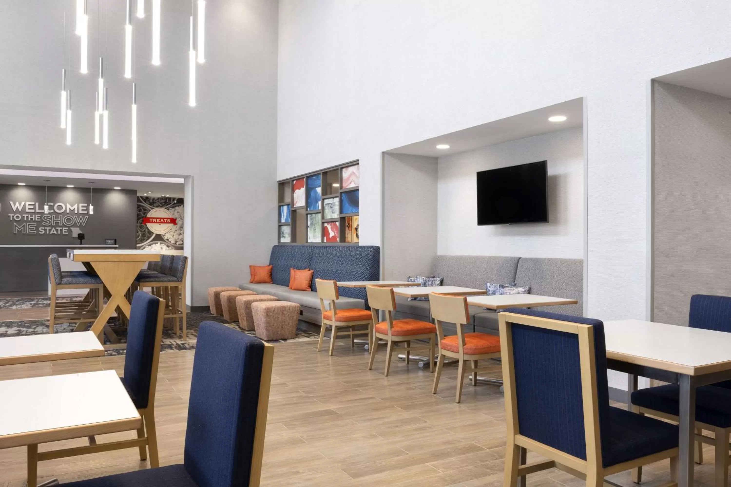 Lobby or reception in Hampton Inn & Suites St Charles Old Town Area, Mo