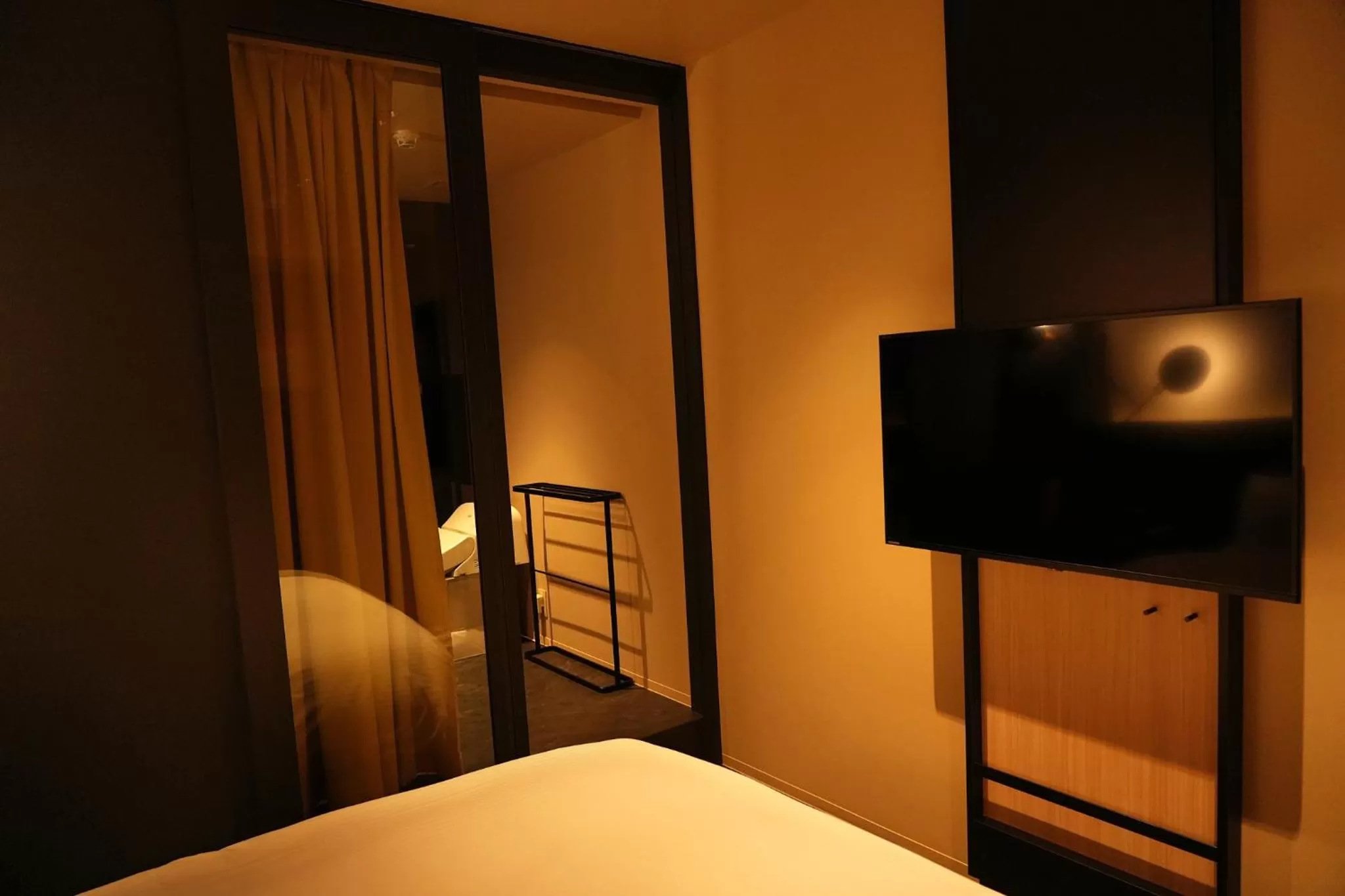 Communal lounge/ TV room, TV/Entertainment Center in NPlus Hotel Higashikanda-akihabara