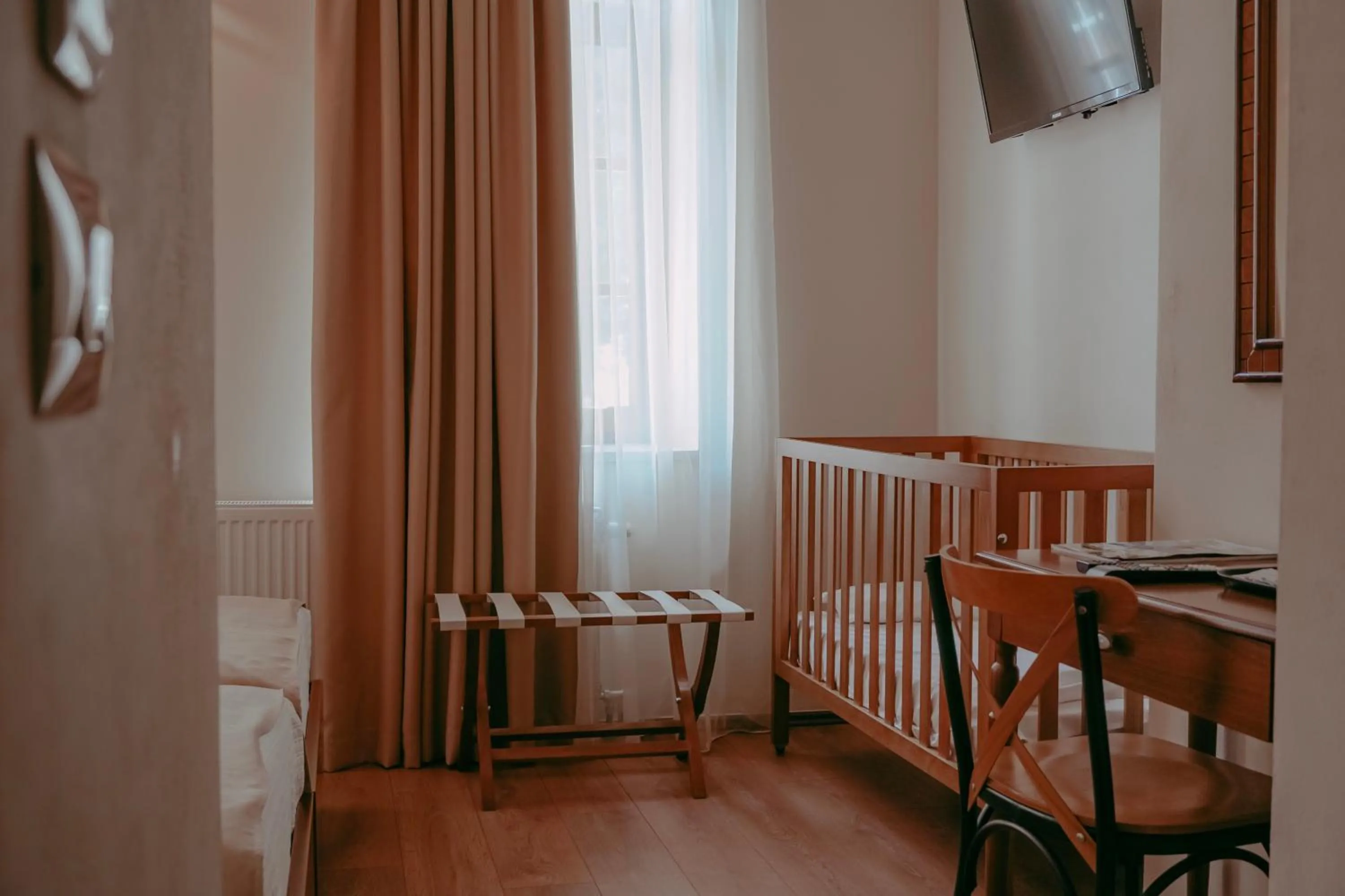 TV and multimedia, Bed in Hotel Argjiro