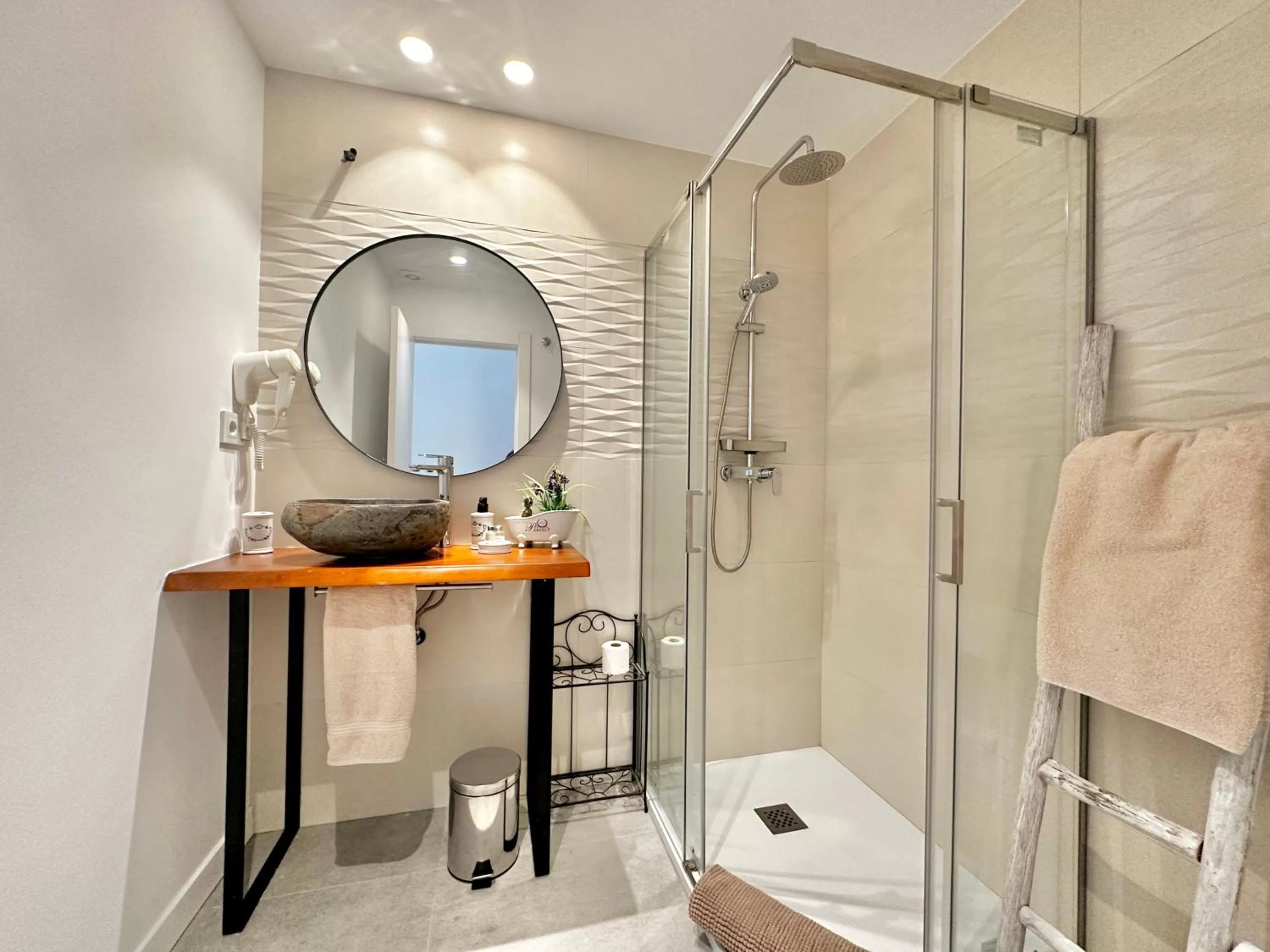 Shower, Bathroom in Loft 18 Beachfront Marbella Center