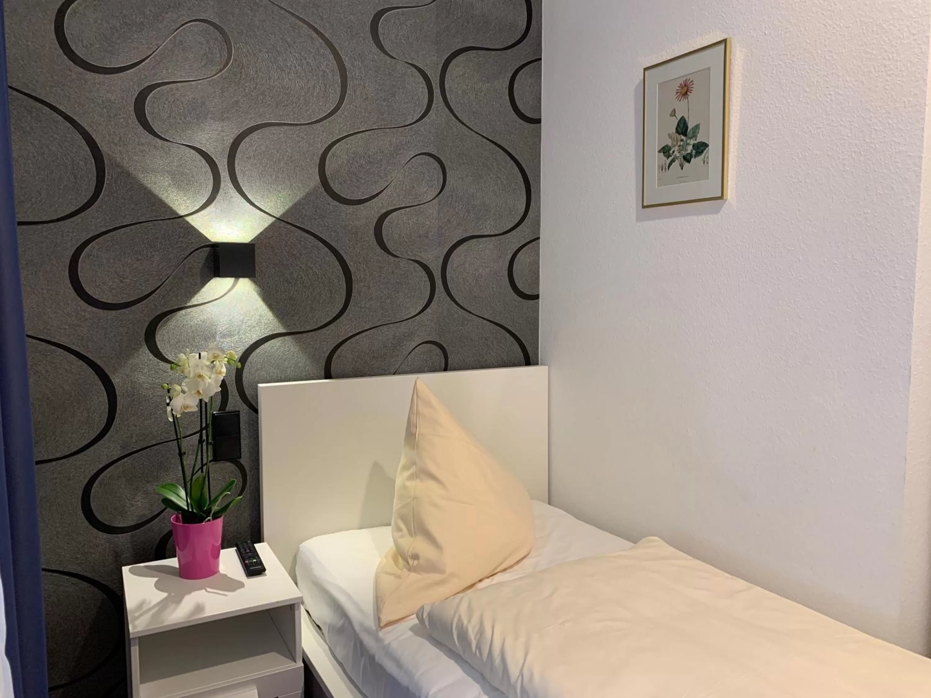 Bed in Hotel B54 Heidelberg City