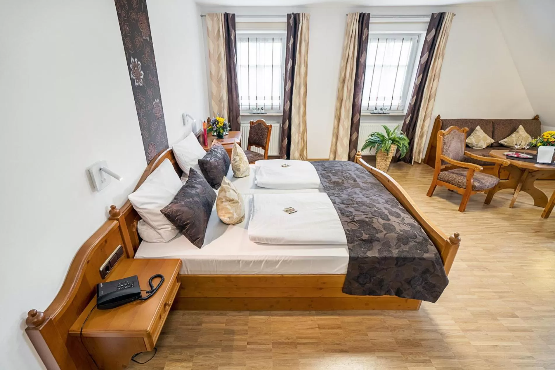 Photo of the whole room, Bed in Hotel Rappen Rothenburg ob der Tauber