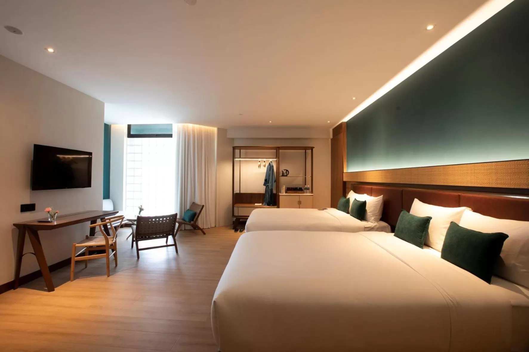 Bed in The LUMA Hotel, a Member of Design Hotels