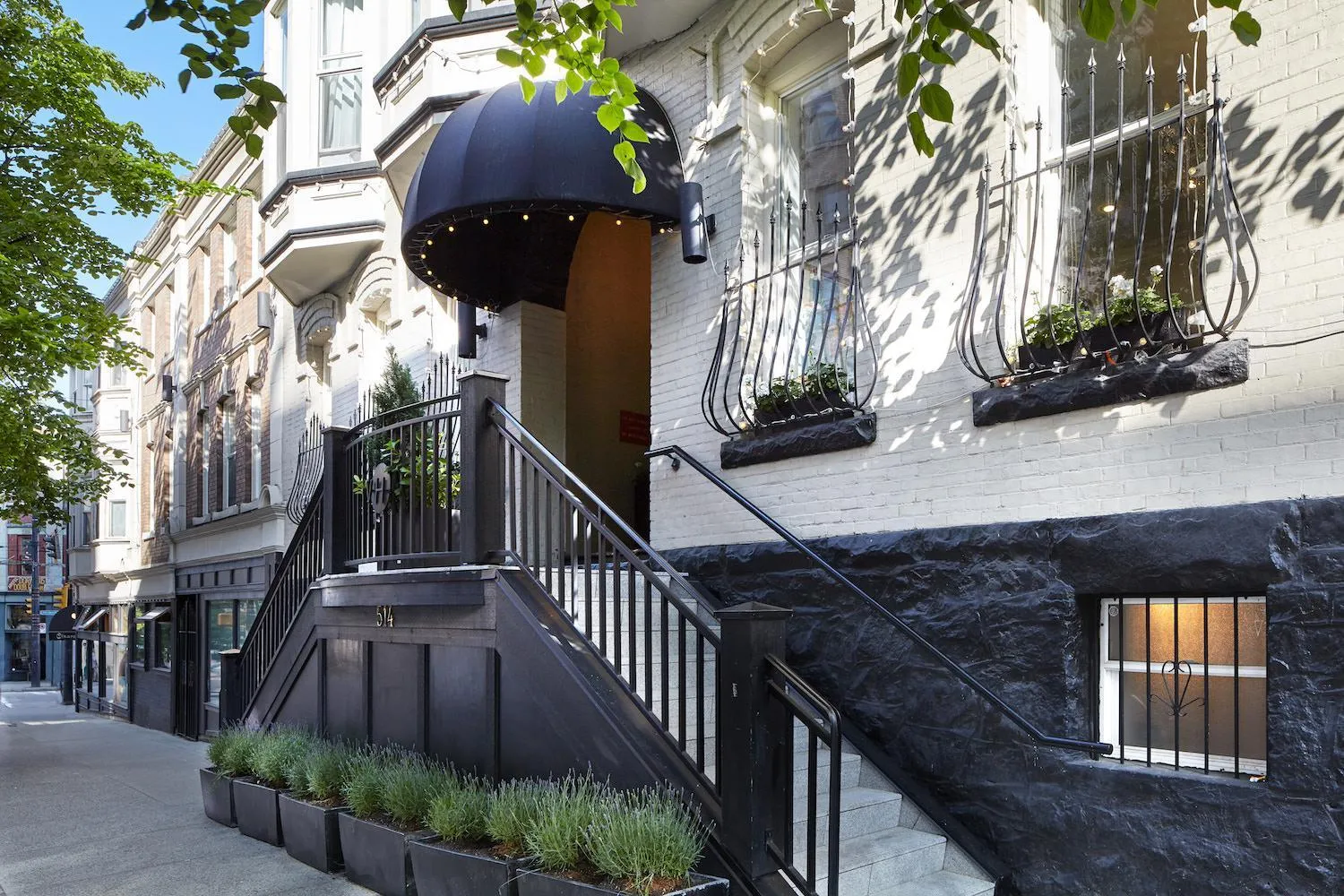 Facade/entrance in Victorian Hotel