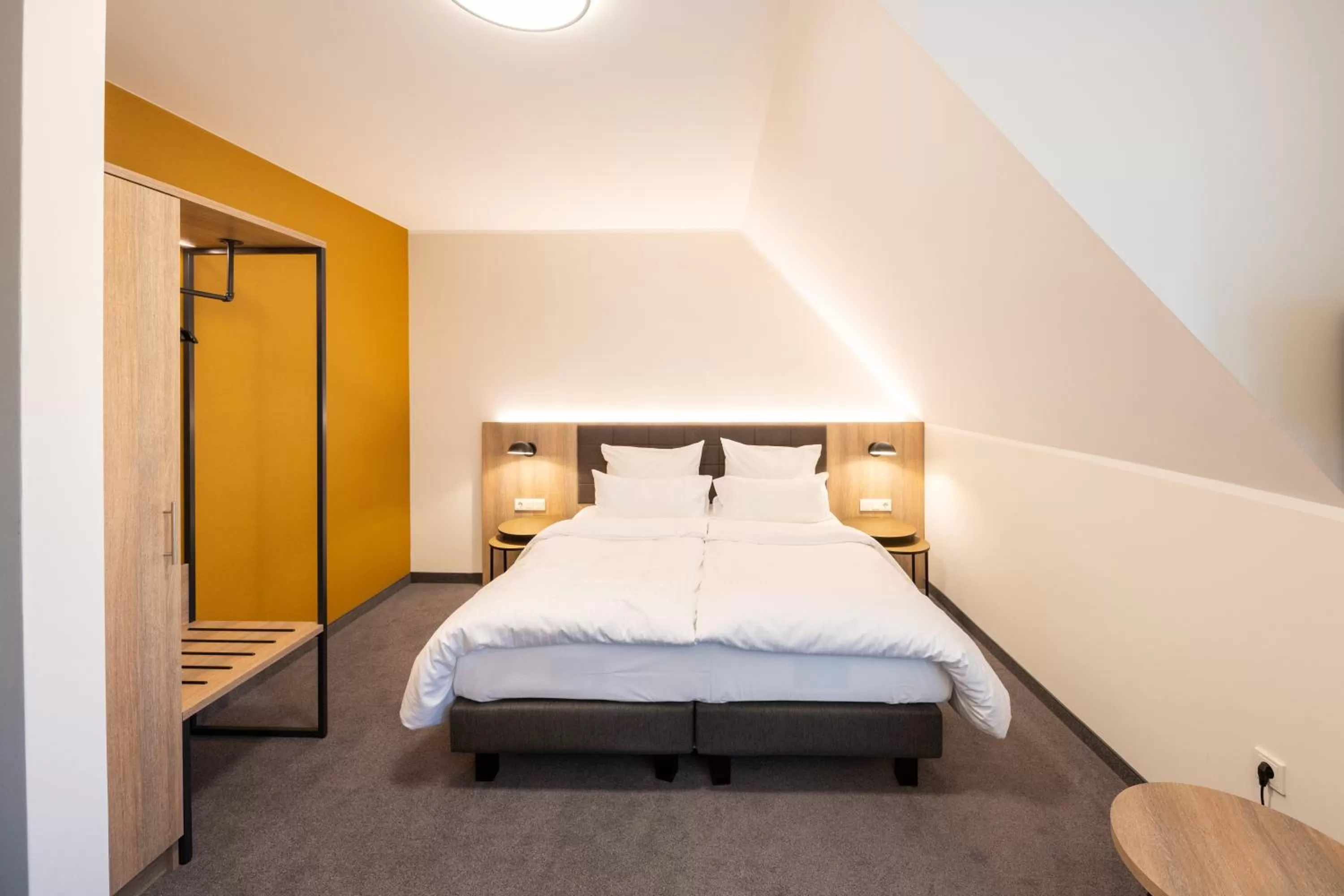 Bed in Hotel Rheinischer Hof