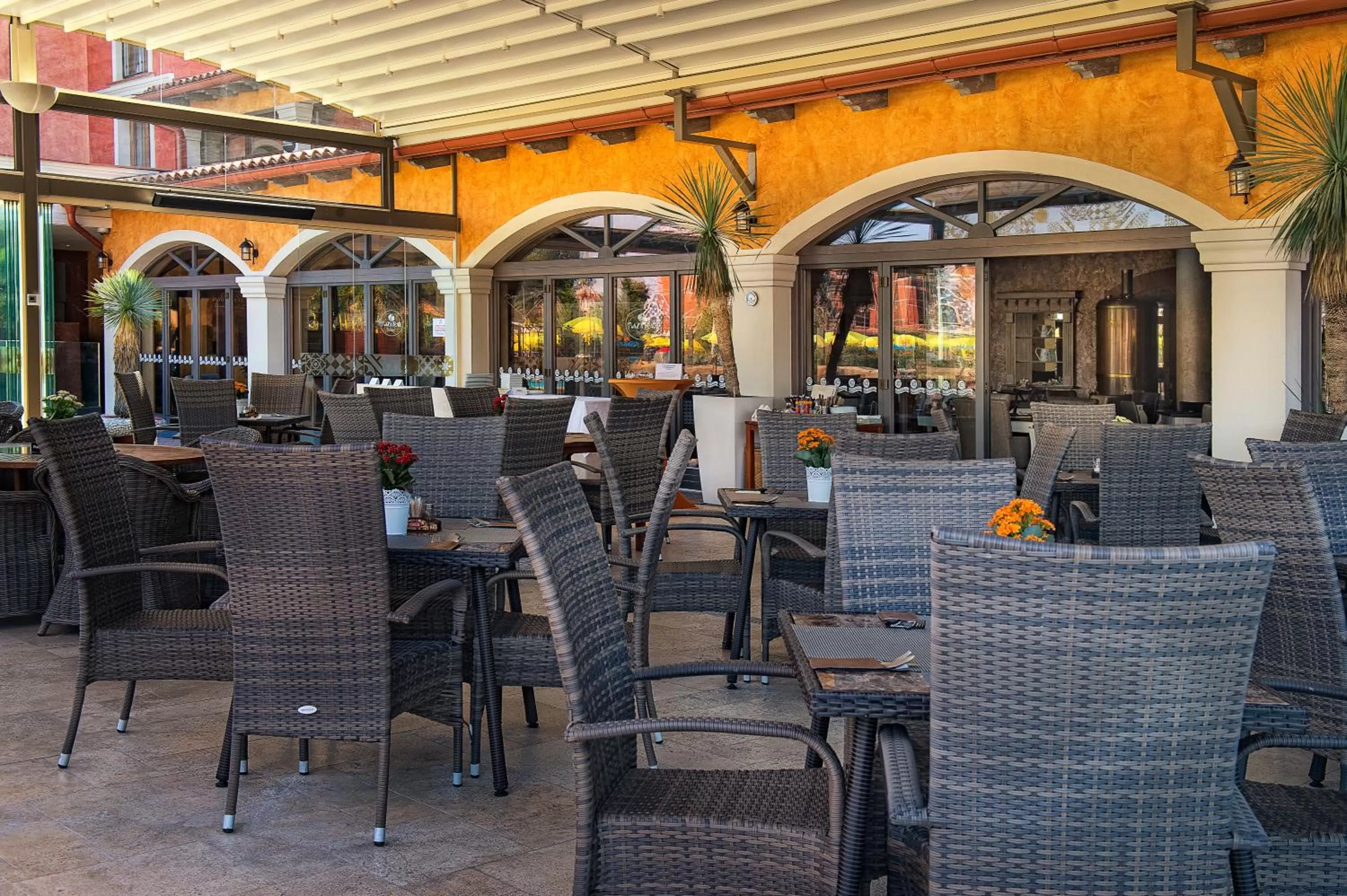 Food and drinks in Villa Plaza Boutique Hotel & Spa