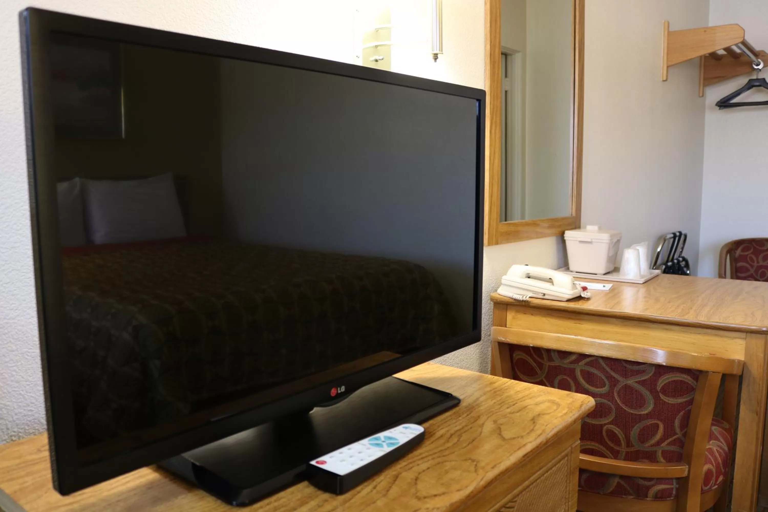 TV and multimedia in Highland Country Inn Flagstaff