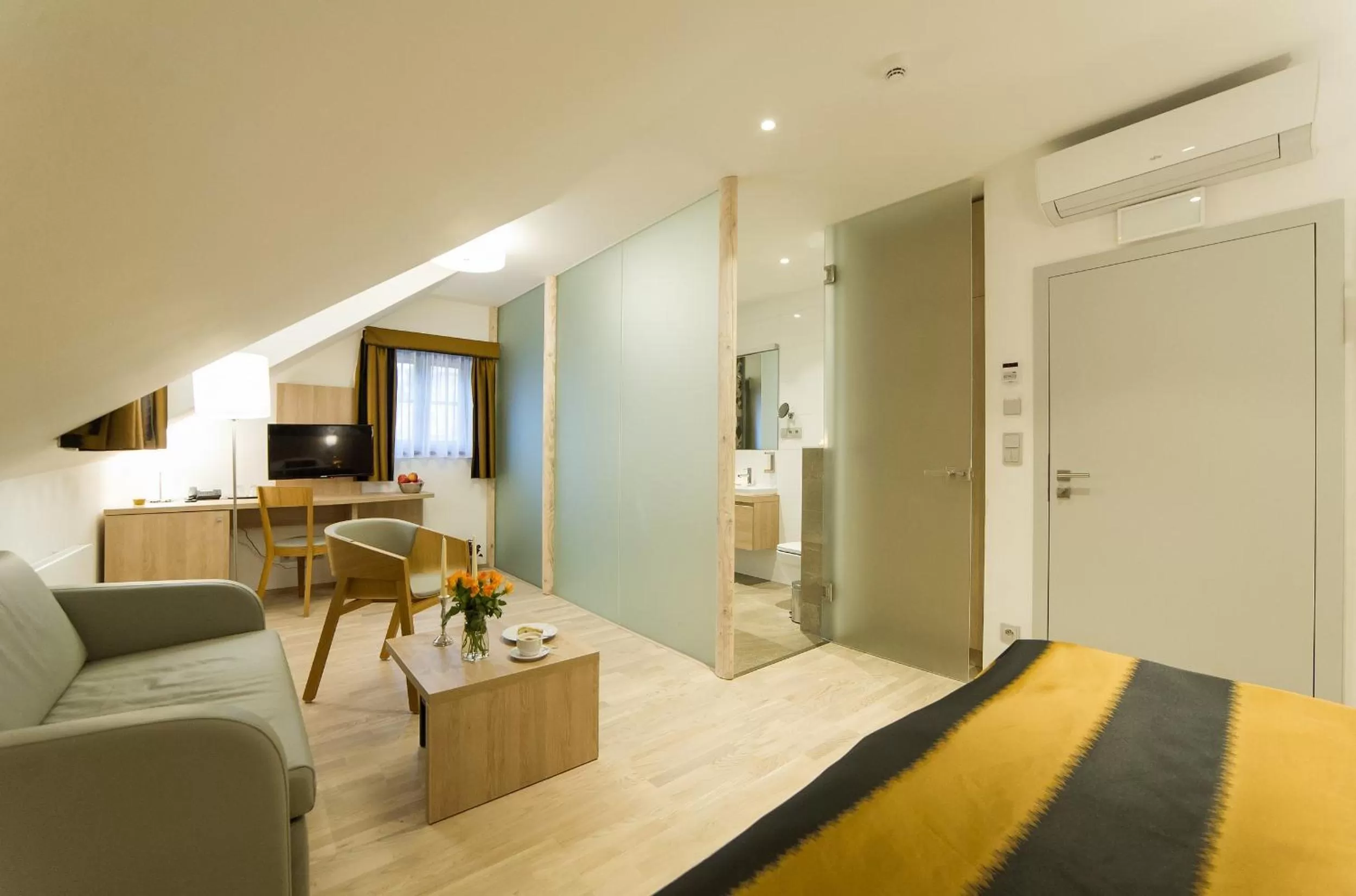 Bed in Garni hotel Castle Bridge