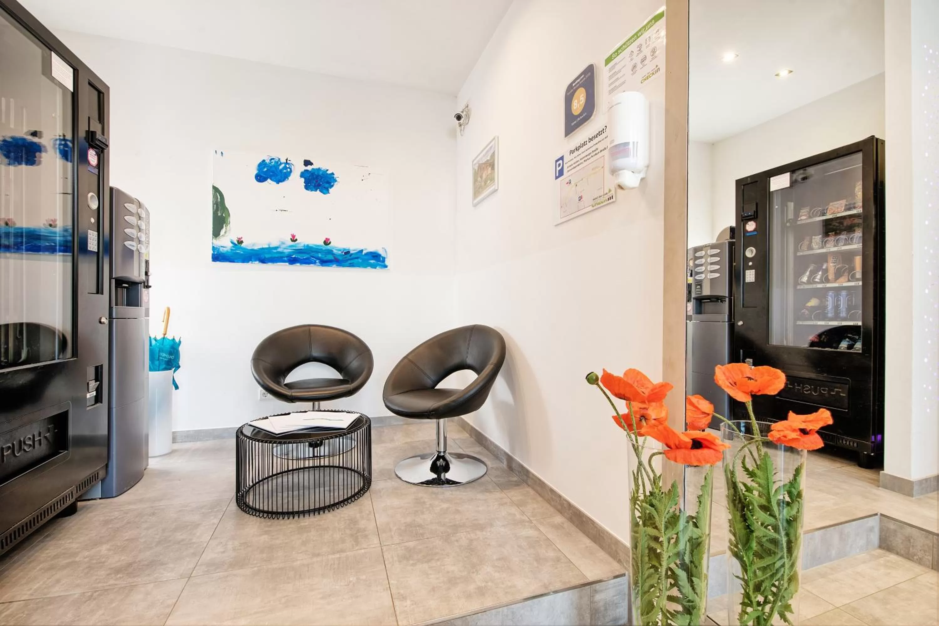 Facade/entrance in Hotel Velden - 24 Checkin Zimmer im Zentrum