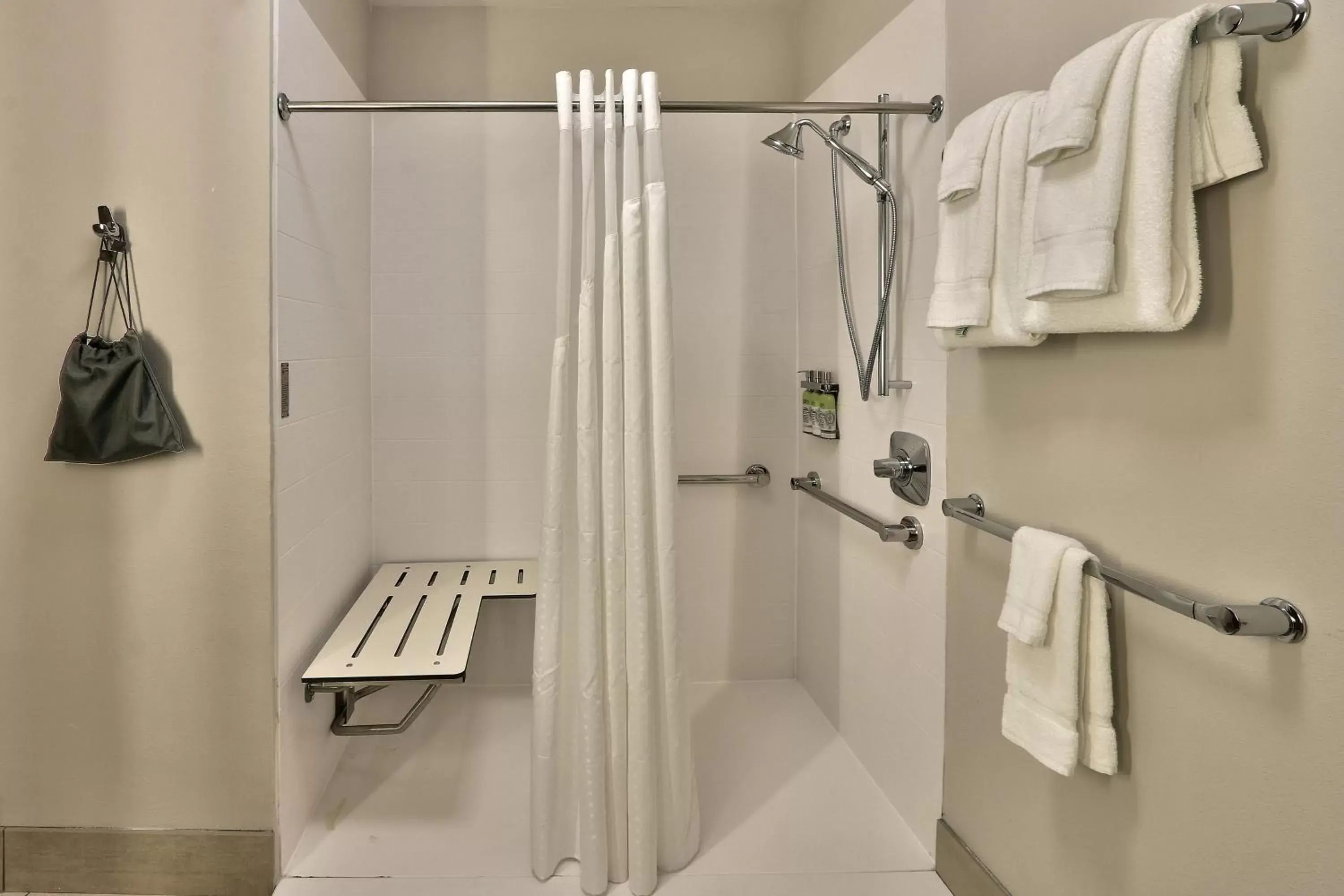 Suite with Accessible Transfer Shower - Non-Smoking in Holiday Inn Express & Suites - Albuquerque East by IHG Suite with Accessible Transfer Shower - Non-Smoking in Holiday Inn Express & Suites - Albuquerque East by IHG